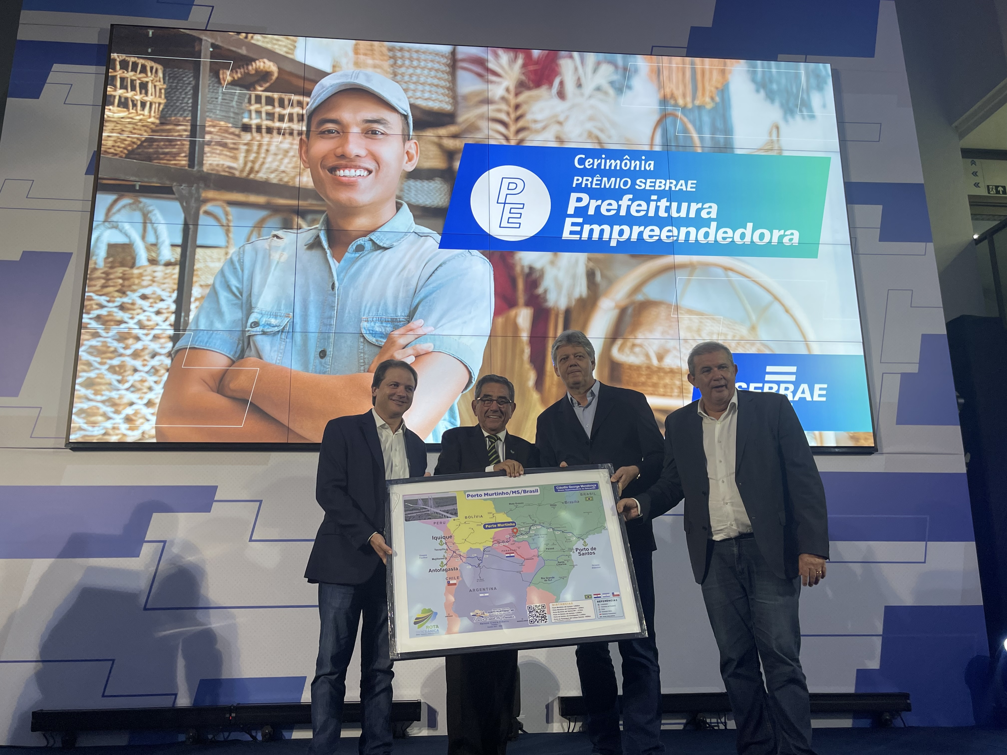 Nelson Cintra Recebe Prêmio Cidade Empreendedora 2024 em Nome de Porto Murtinho