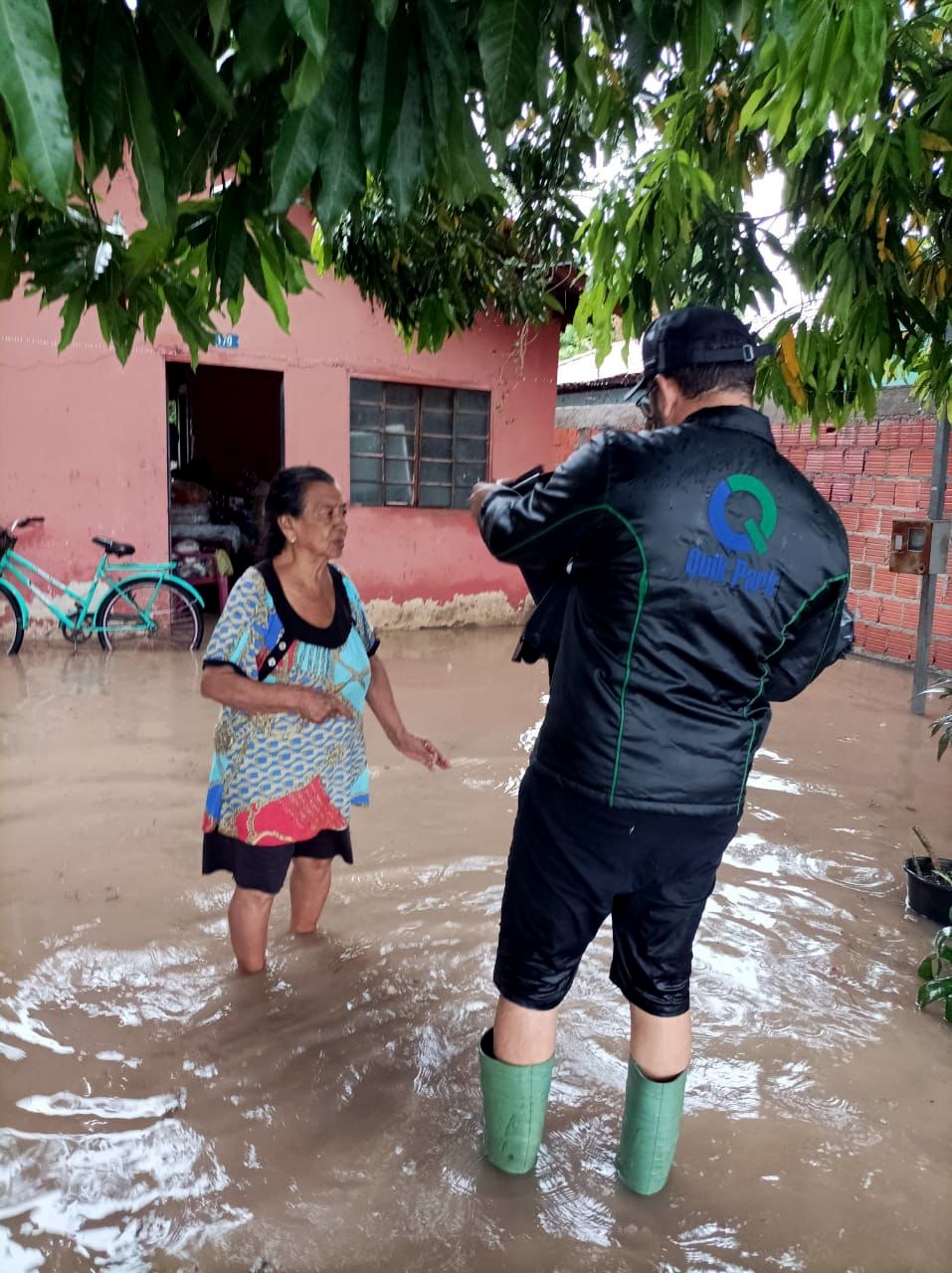 Nelson Cintra garante moradia para famílias desabrigadas pelas chuvas