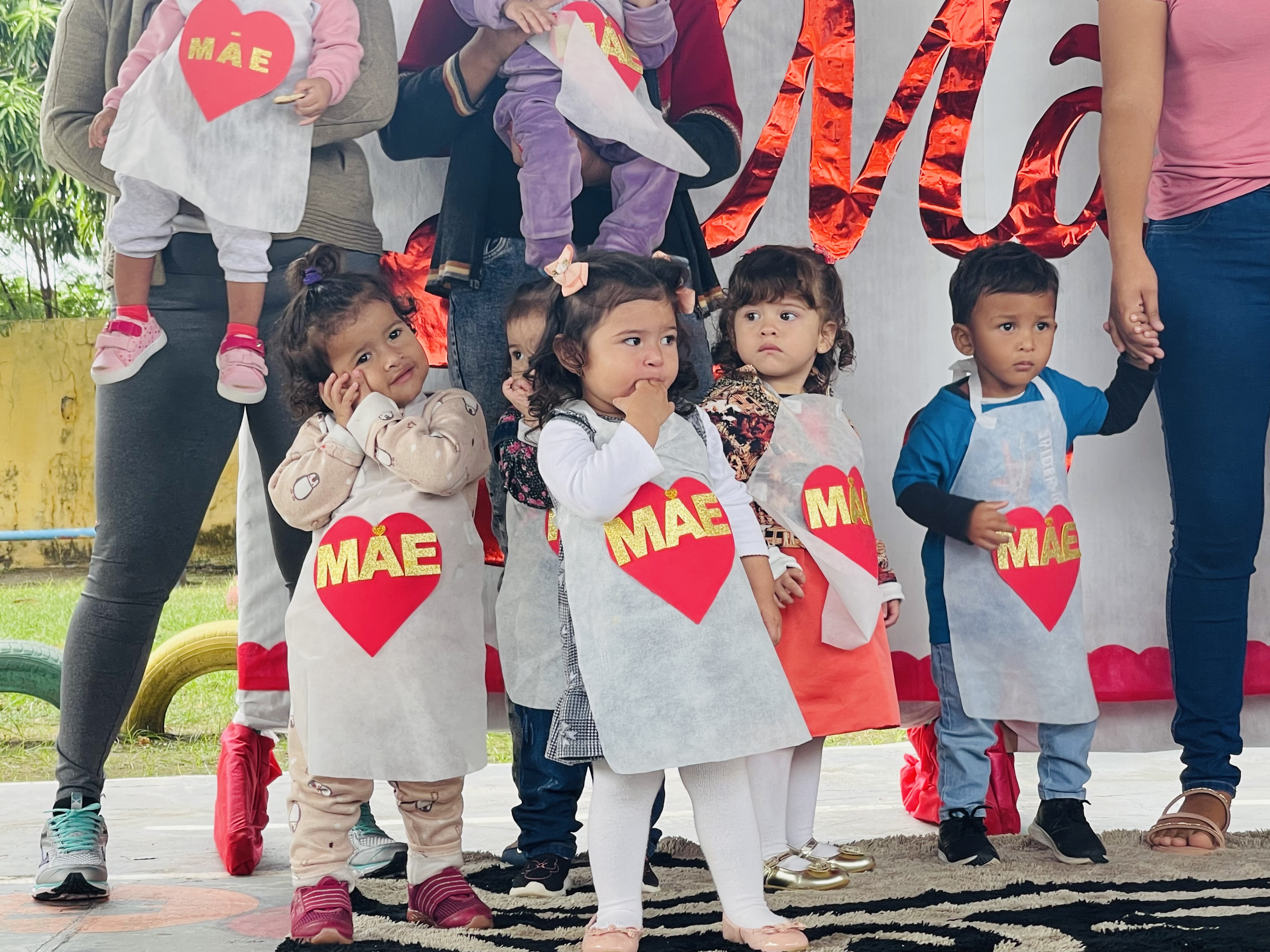 Prefeitura Municipal Comemora o Dia das Mães nas Instituições Infantis