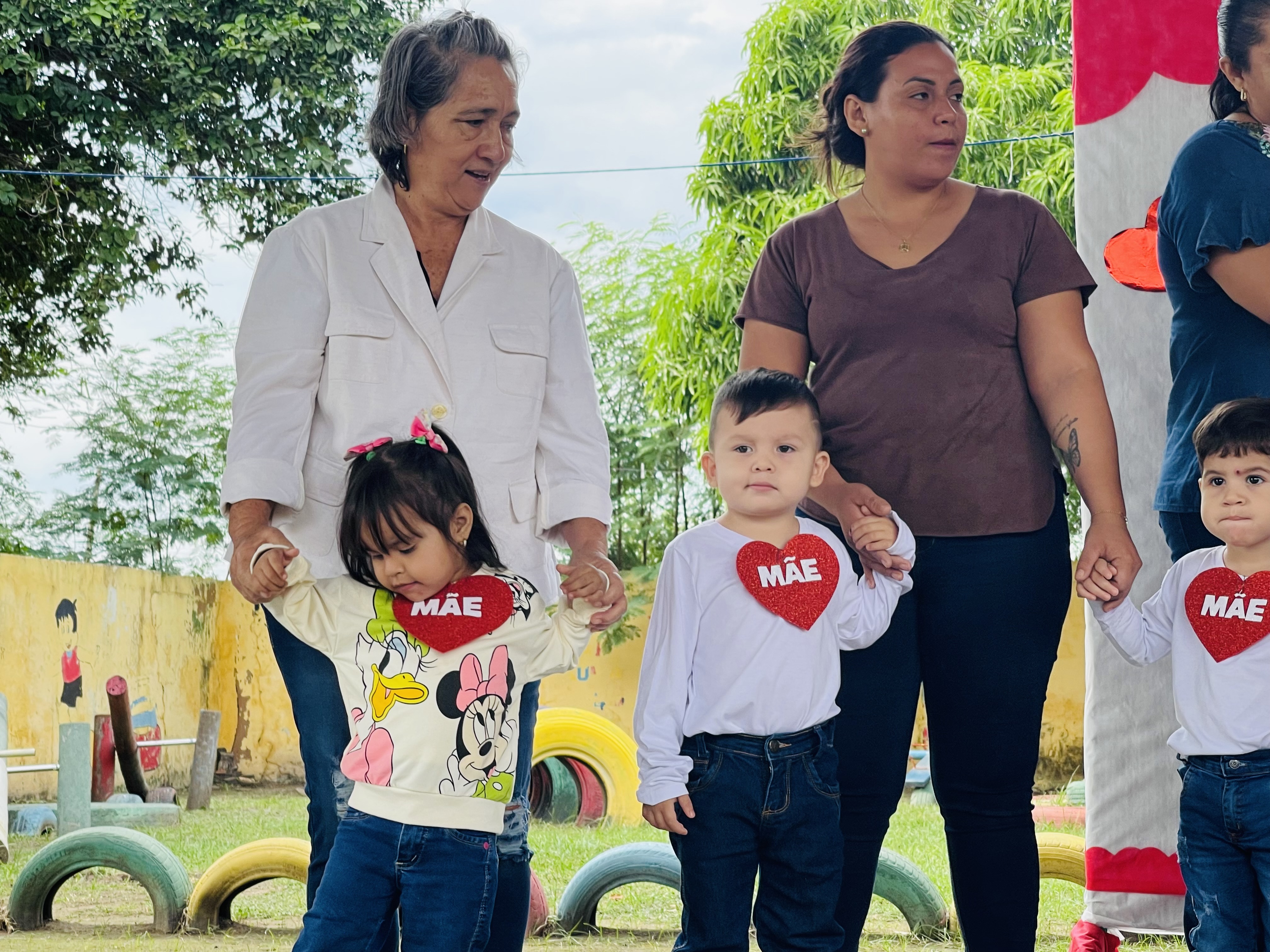 Prefeitura Municipal Comemora o Dia das Mães nas Instituições Infantis