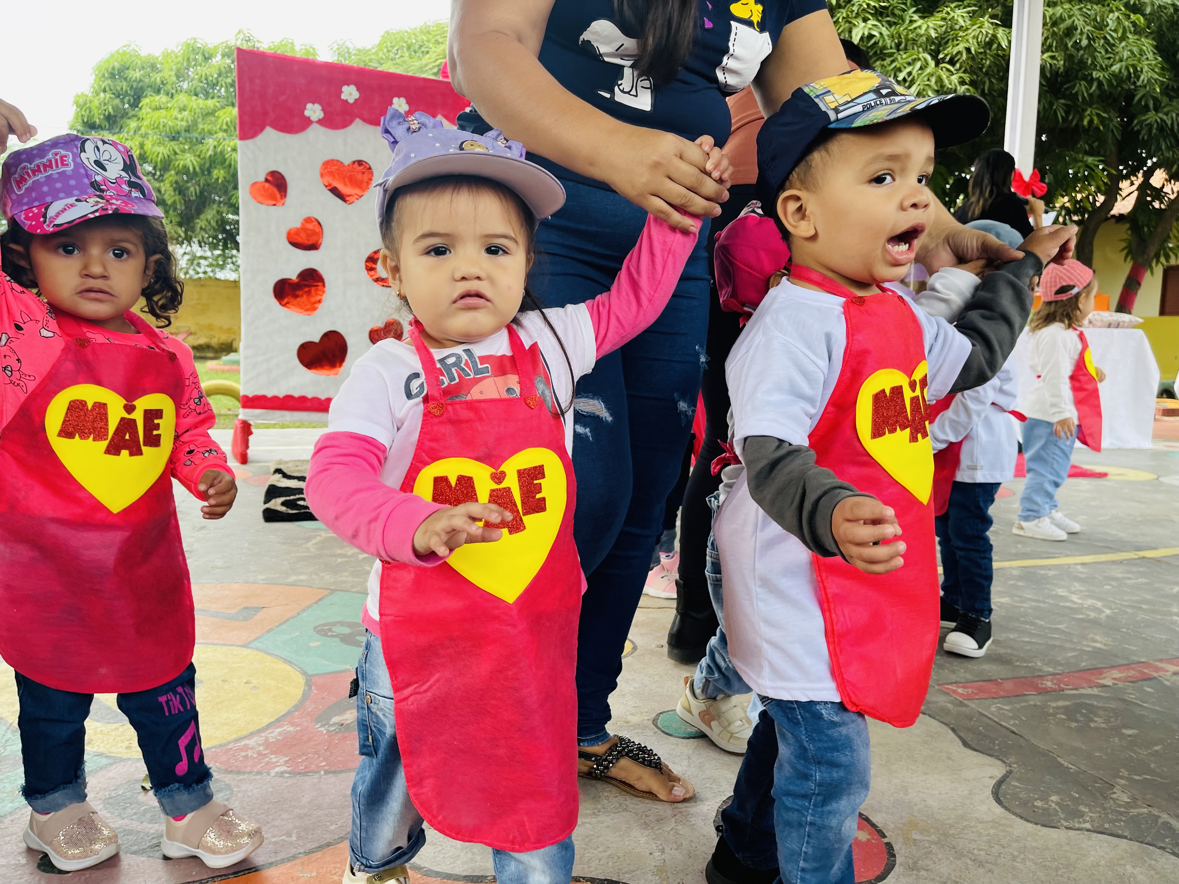 Prefeitura Municipal Comemora o Dia das Mães nas Instituições Infantis