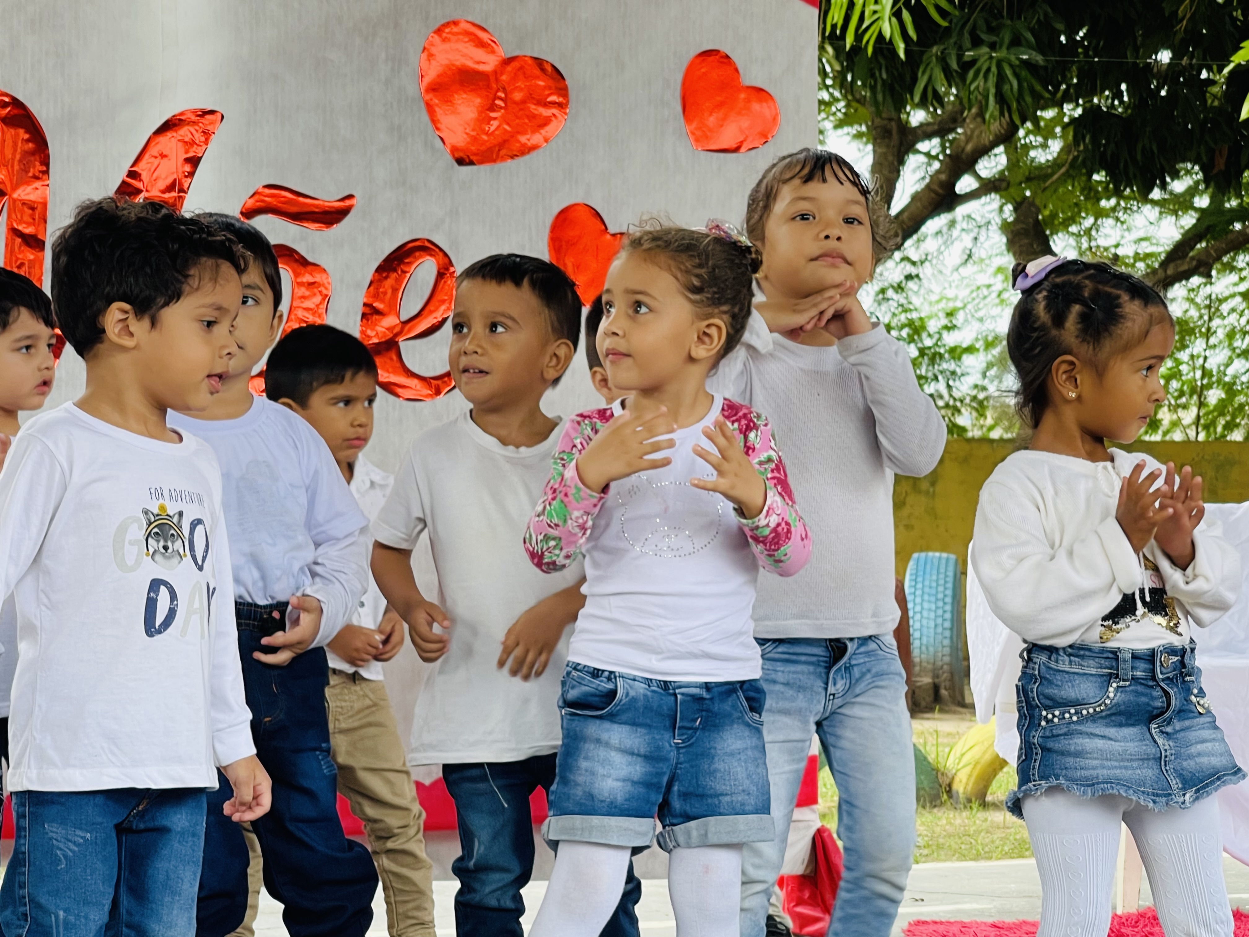 Prefeitura Municipal Comemora o Dia das Mães nas Instituições Infantis