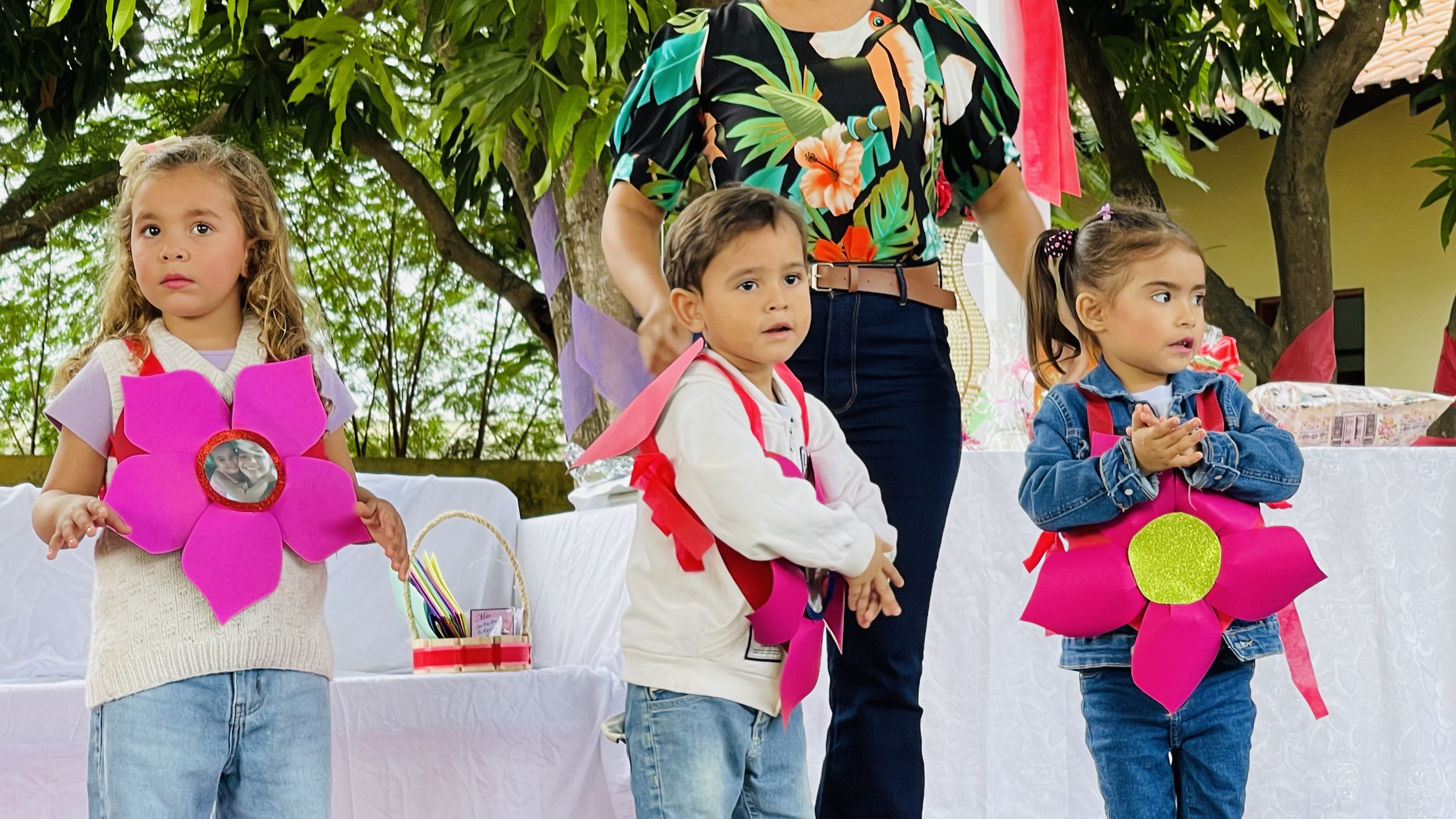 Prefeitura Municipal Comemora o Dia das Mães nas Instituições Infantis