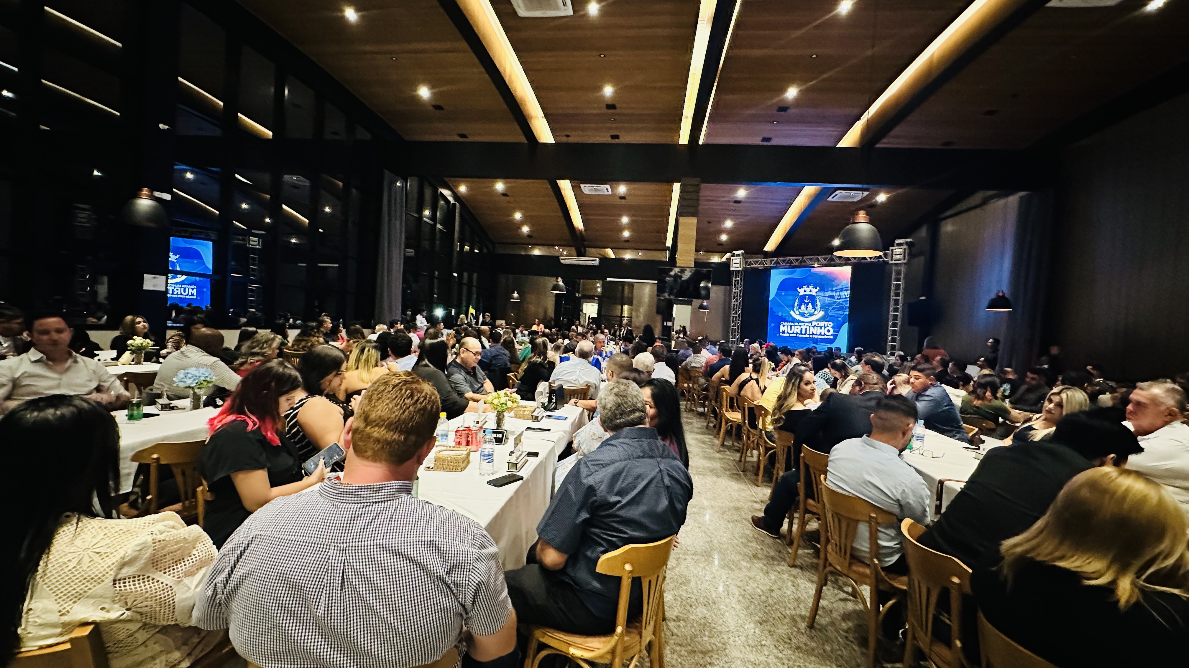 Sessão Solene Homenageia o Prefeito Nelson Cintra