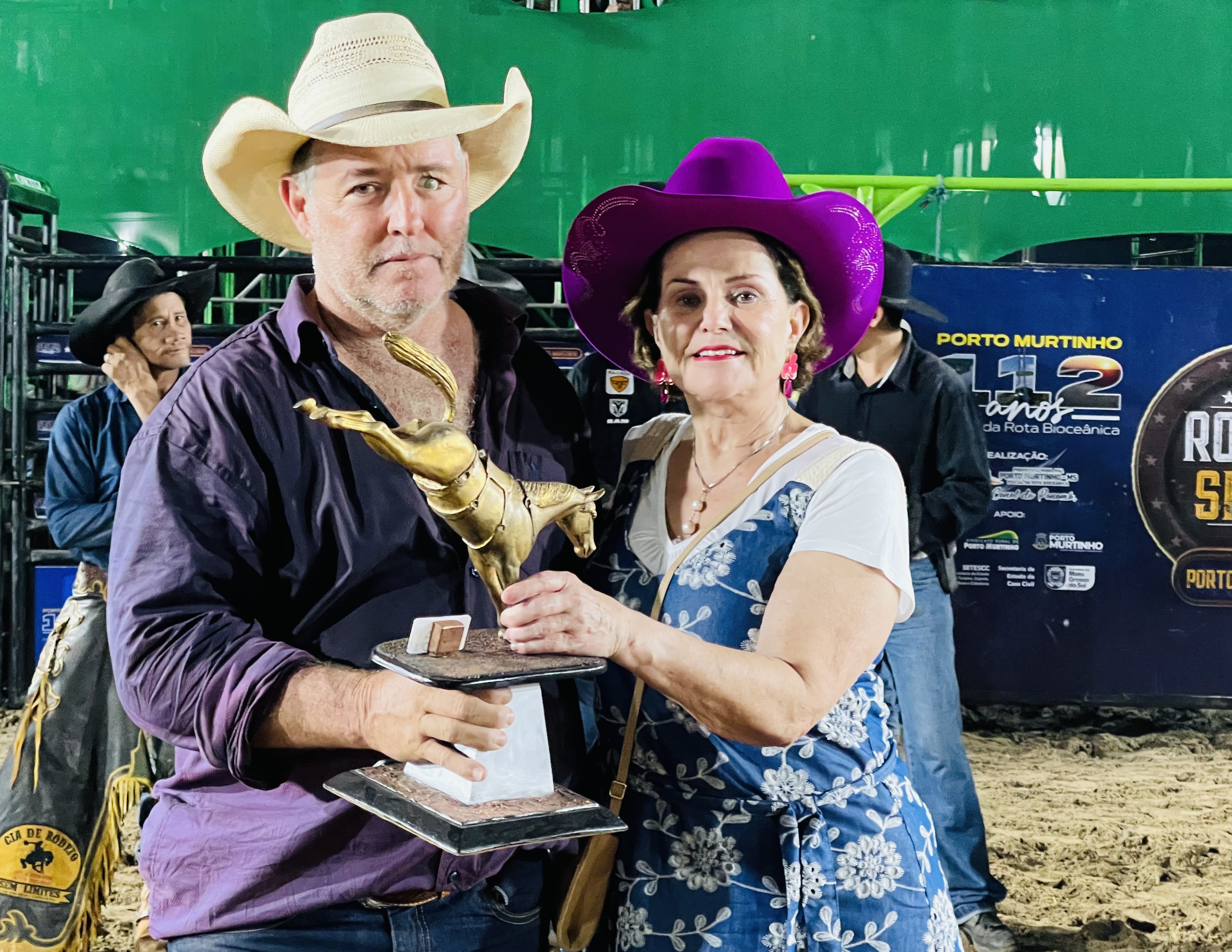 Noite de Adrenalina e Emoção Marca o Último Dia do Rodeio Show em Porto Murtinho