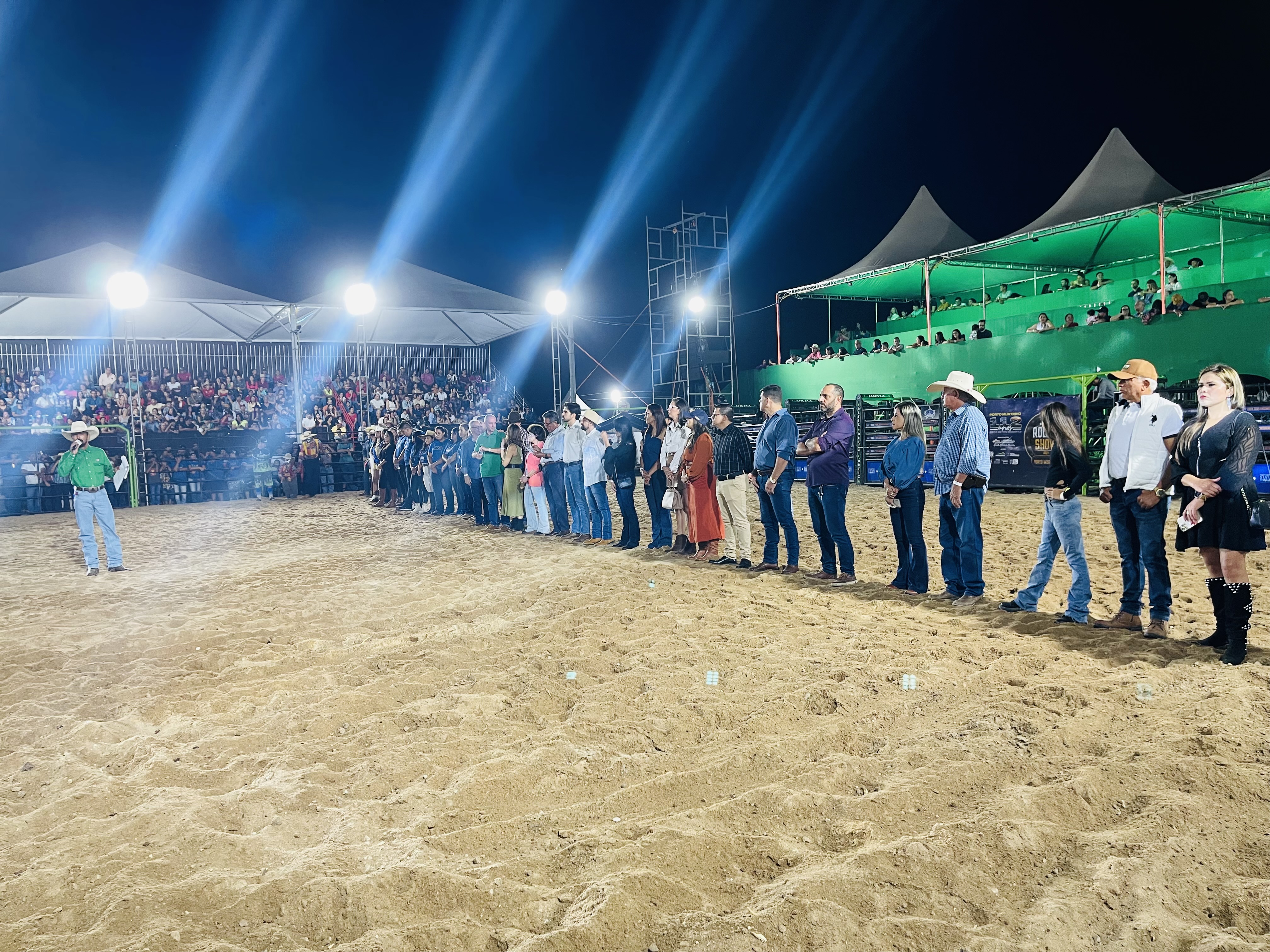 Noite de Sábado do Rodeio Show teve Maria Cecília e Rodolfo e Alma Serrana