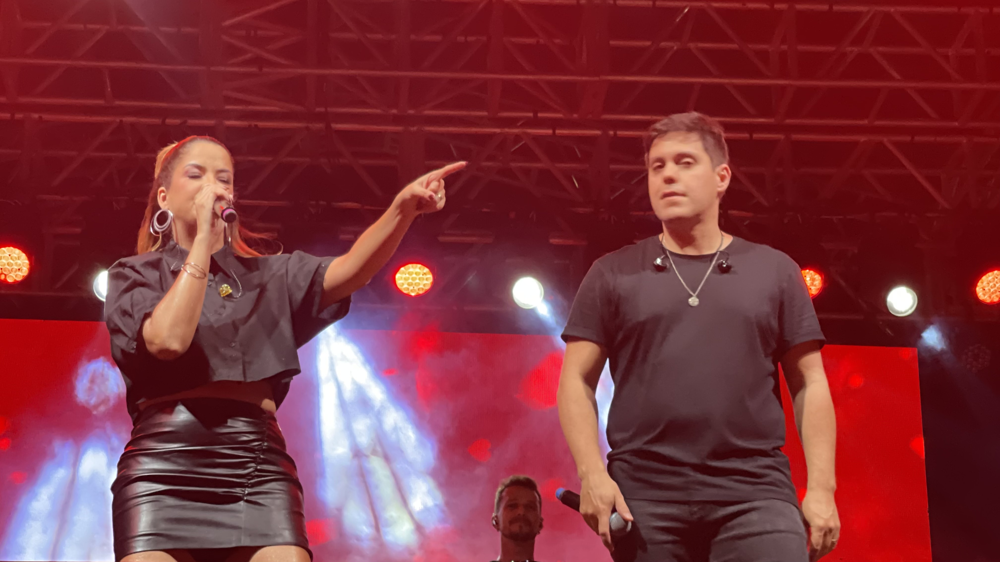 Noite de Sábado do Rodeio Show teve Maria Cecília e Rodolfo e Alma Serrana