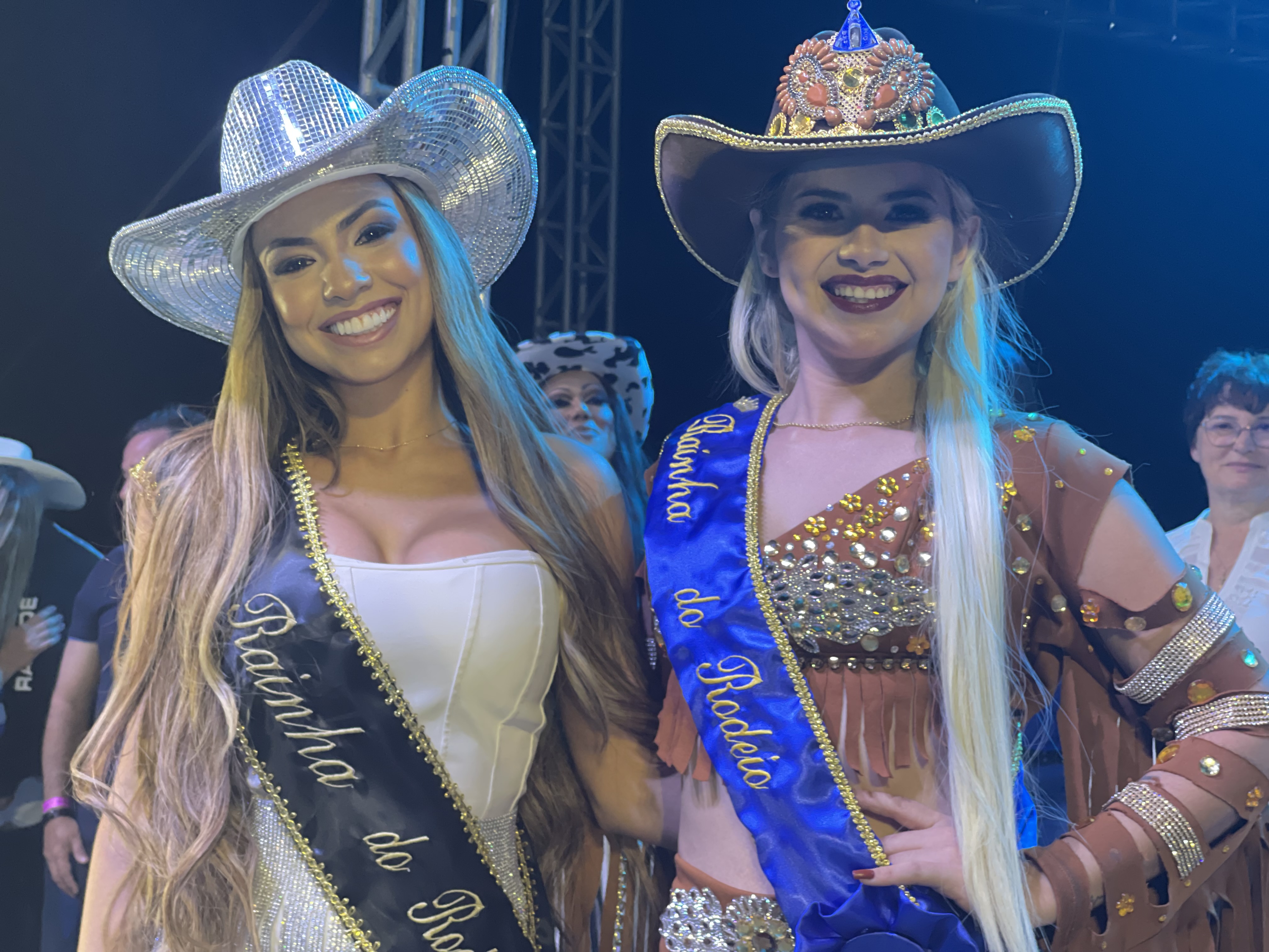 Emoção e encanto: Coroação da nova rainha do Rodeio Show