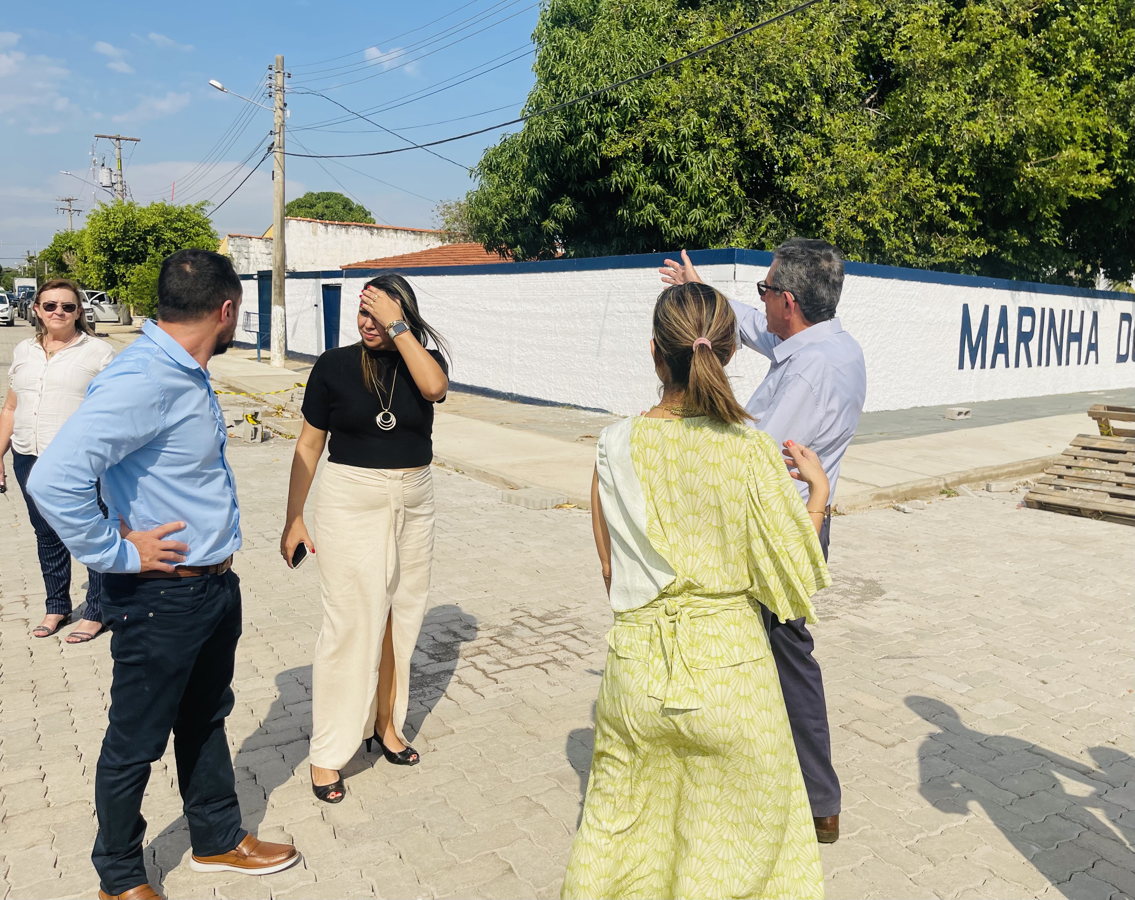 Prefeito Nelson Cintra e Senadora Soraya Thronicke Visitam Obras de Piso Intertravado em Região de Turismo de Pousadas