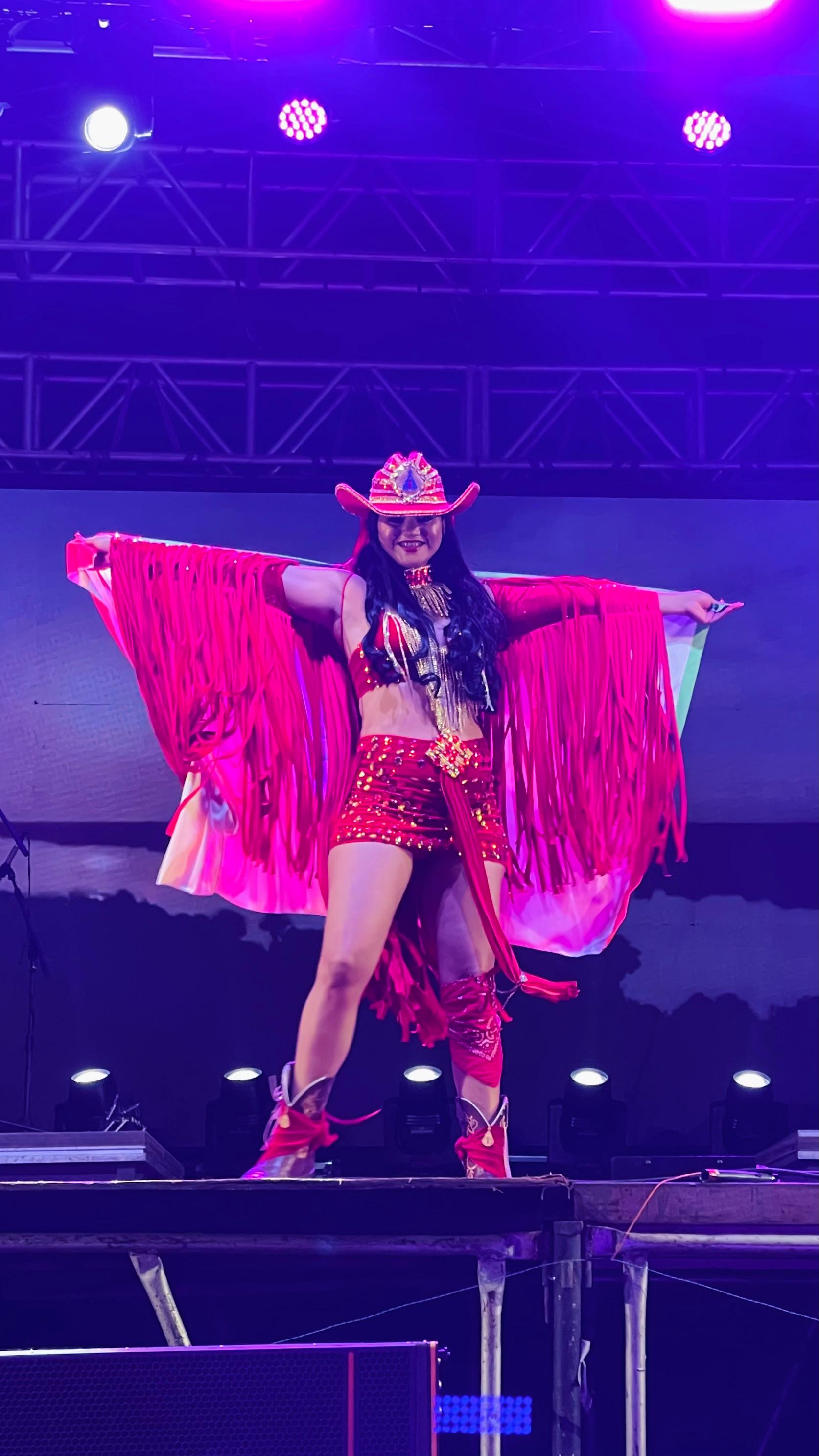 Emoção e encanto: Coroação da nova rainha do Rodeio Show