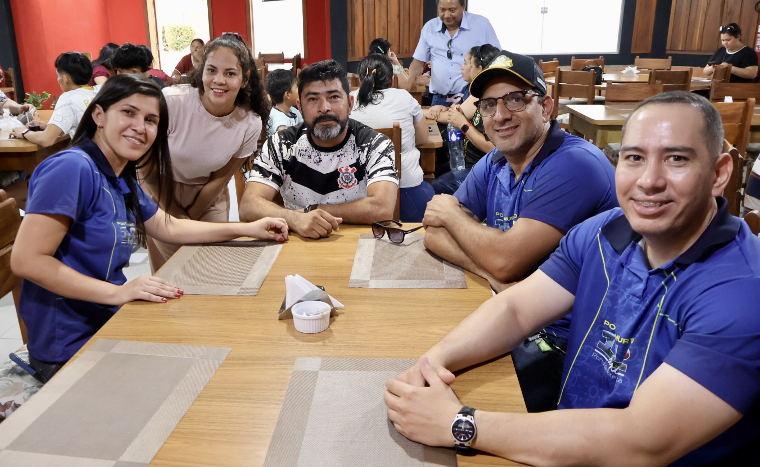 Estudantes do Colégio Mariscal Estigarribia conhecem Porto Murtinho em excursão.