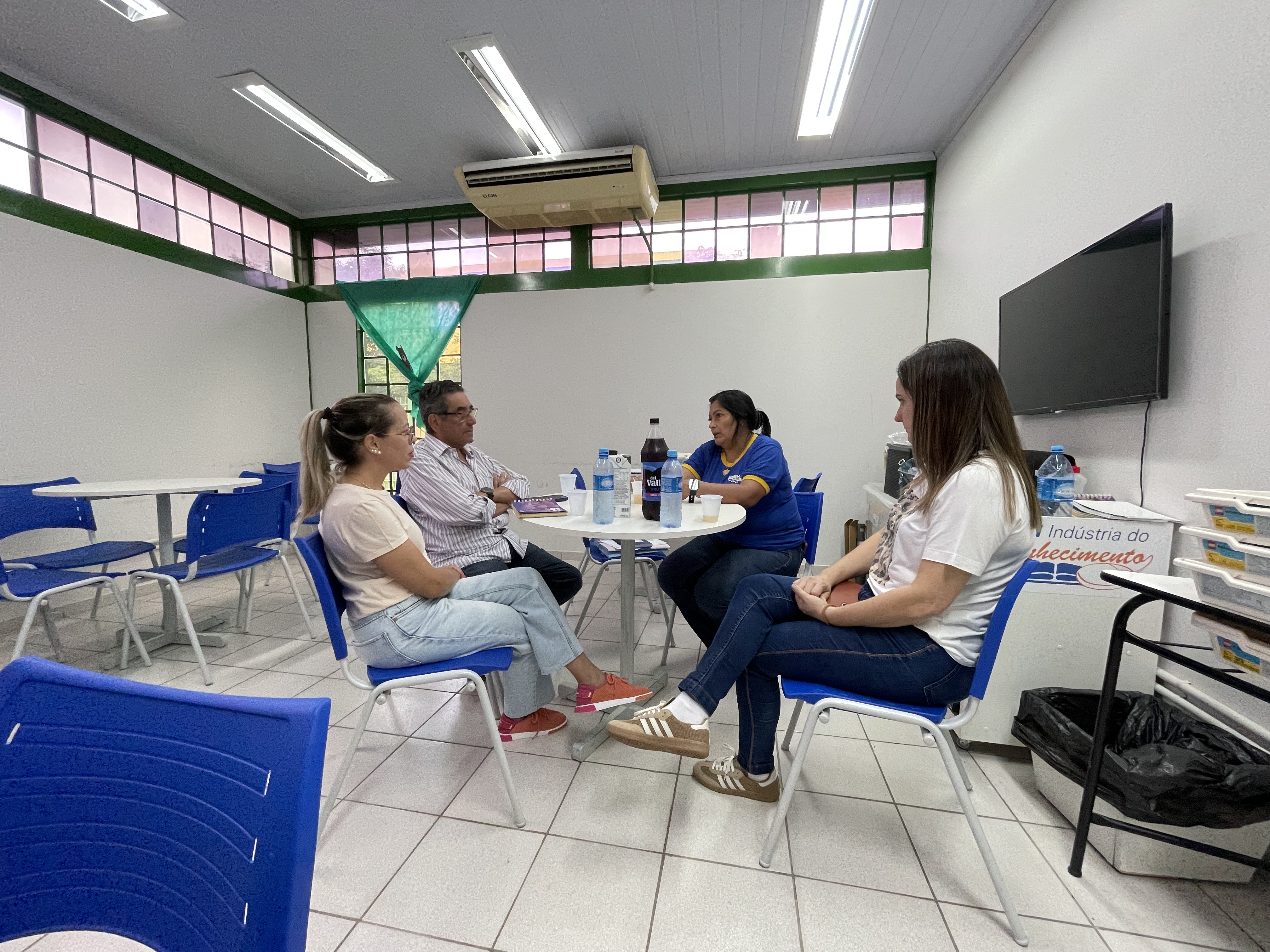 Visita ao SESI: Investindo no Futuro da Educação e Inclusão Digital em Porto Murtinho