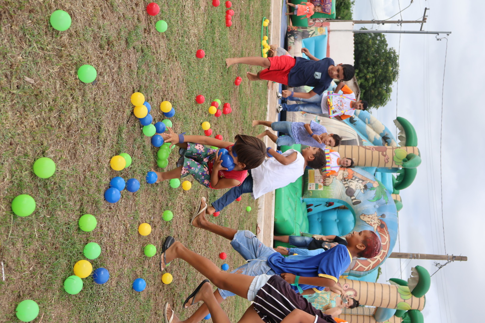 Rua de Lazer 2024 agita o bairro Salim Cafure com diversão para toda a família