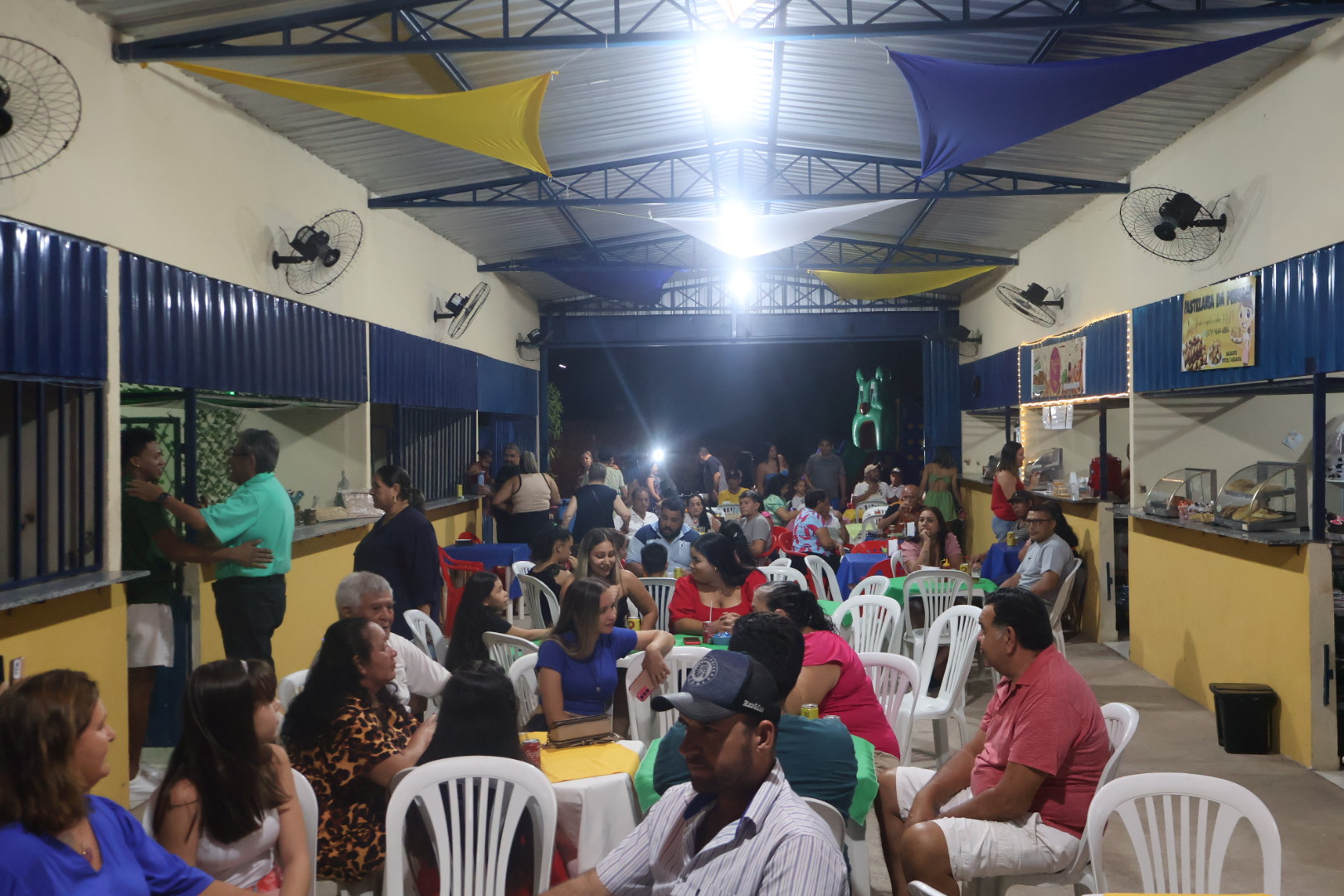 Projeto Musical “A Chalana” encanta público na Feira Livre de Porto Murtinho