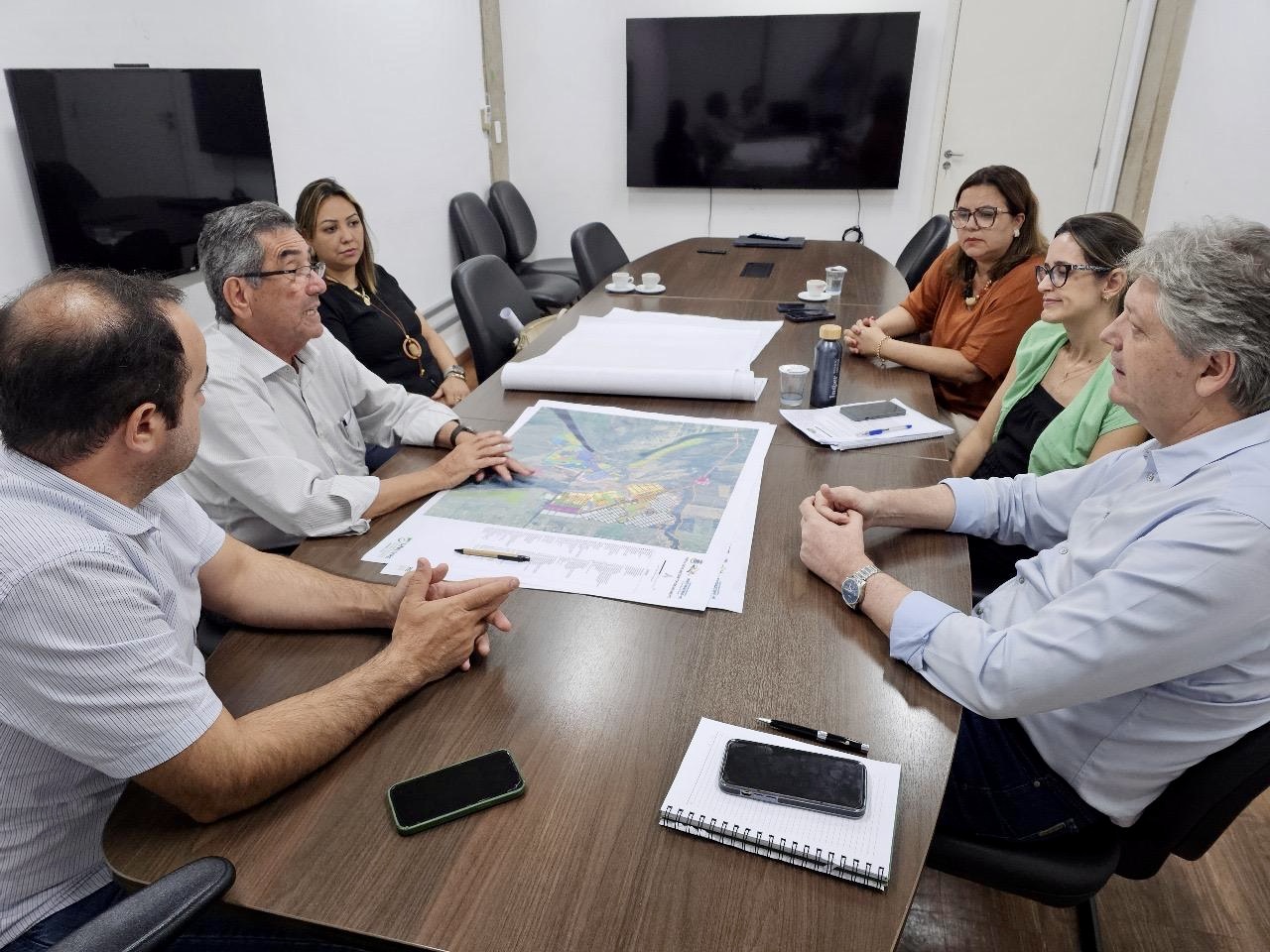 Prefeito Nelson Cintra discute avanços da Rota Bioceânica em reunião com secretário de Estado