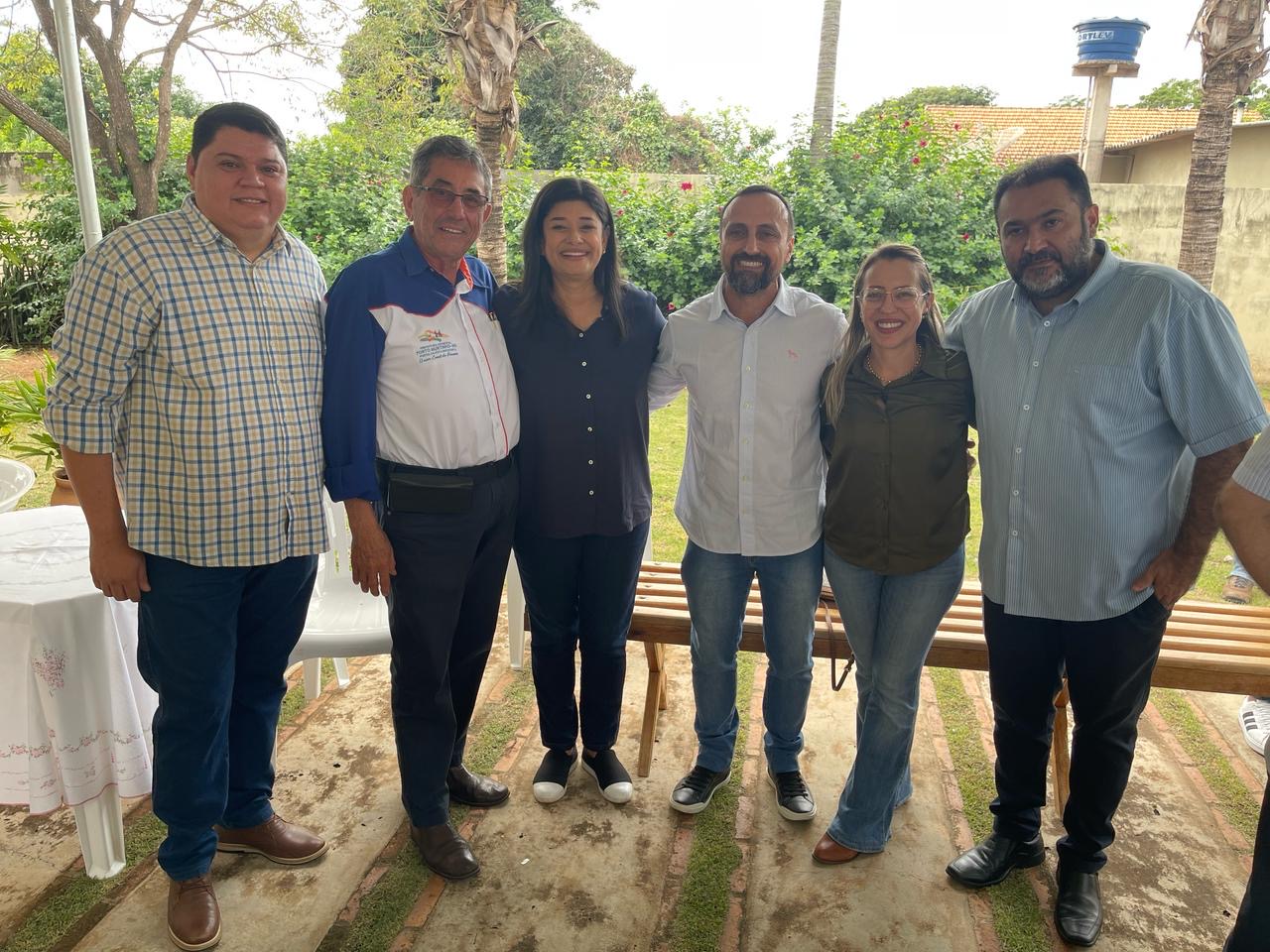 Prefeito Nelson Cintra e comitiva prestigiam aniversário de 60 anos de Caracol a convite do prefeito Neco Pagliosa Prefeito Nelson Cintra e comitiva prestigiam aniversário de 60 anos de Caracol a convite do prefeito Neco Pagliosa