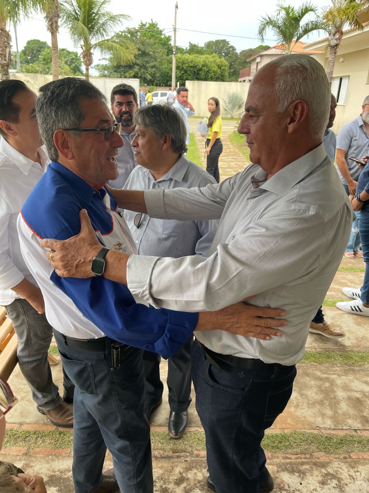Prefeito Nelson Cintra e comitiva prestigiam aniversário de 60 anos de Caracol a convite do prefeito Neco Pagliosa Prefeito Nelson Cintra e comitiva prestigiam aniversário de 60 anos de Caracol a convite do prefeito Neco Pagliosa