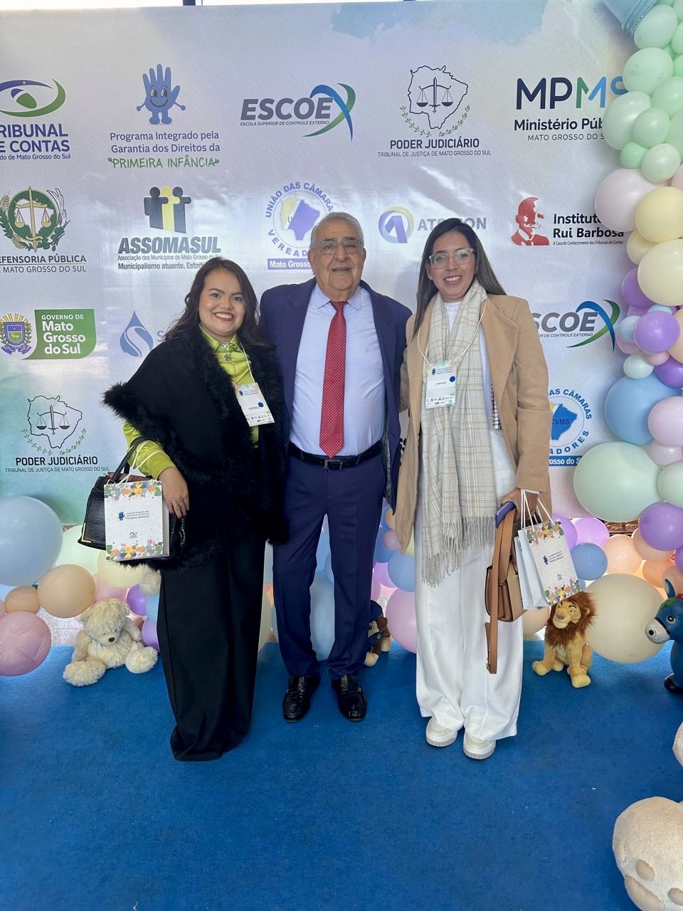 Prefeito Nelson Cintra é homenageado nesta sexta-feira (30) por Boas Práticas voltadas à Primeira Infância em Porto Murtinho Prefeito Nelson Cintra é homenageado nesta sexta-feira (30) por Boas Práticas voltadas à Primeira Infância em Porto Murtinho