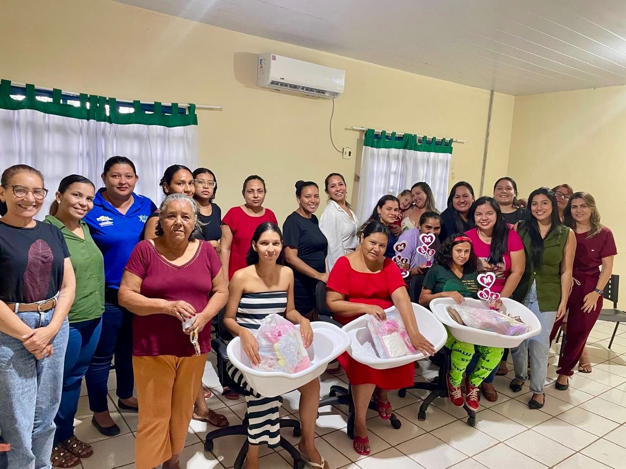 Segundo Encontro do Grupo de Gestantes “Florescer Materno” – PAIF Segundo Encontro do Grupo de Gestantes “Florescer Materno” – PAIF