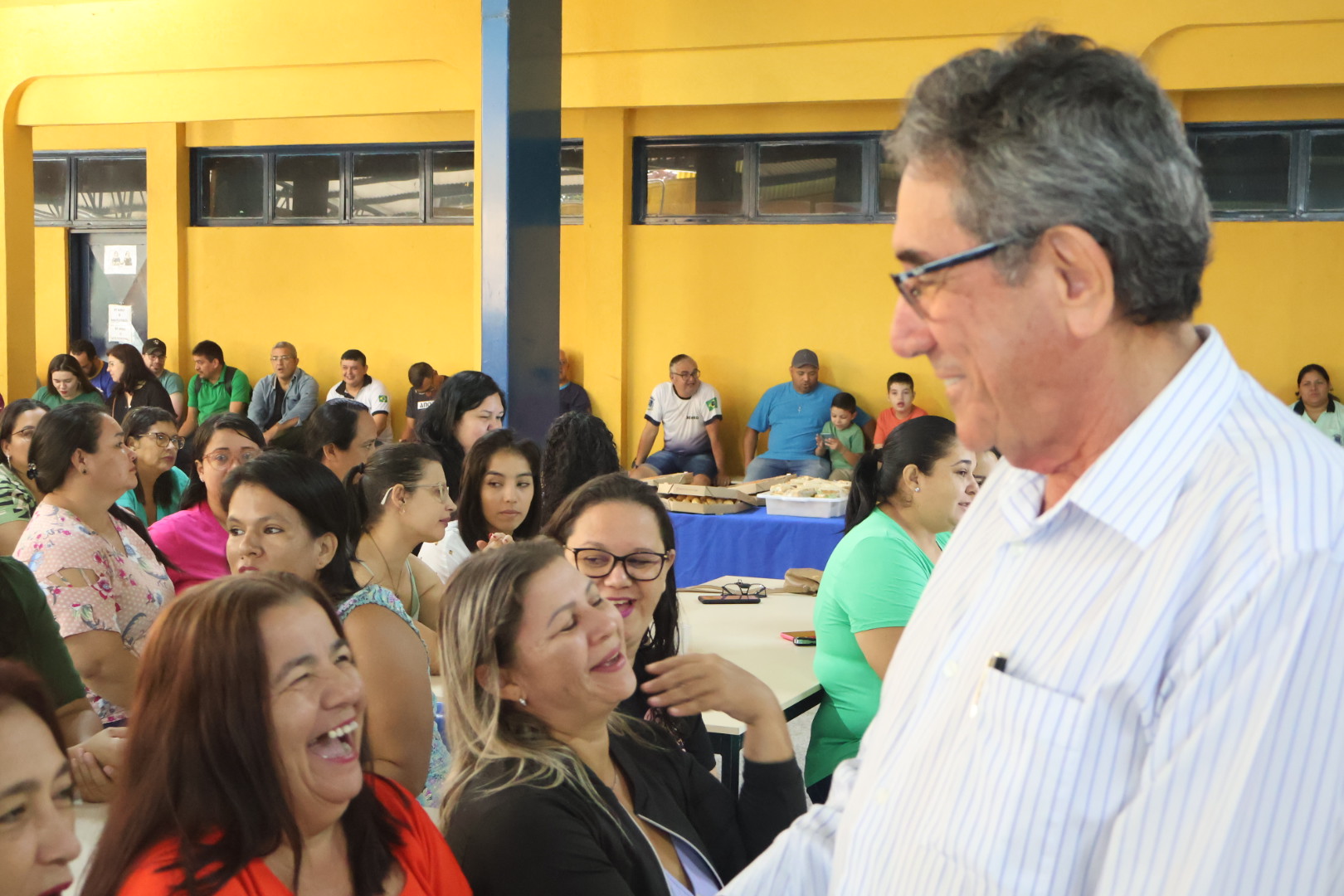 Prefeito Nelson Cintra e vice-prefeita Dra. Andreara Castro visitam secretarias em homenagem ao Dia do Trabalhador Prefeito Nelson Cintra e vice-prefeita Dra. Andreara Castro visitam secretarias em homenagem ao Dia do Trabalhador