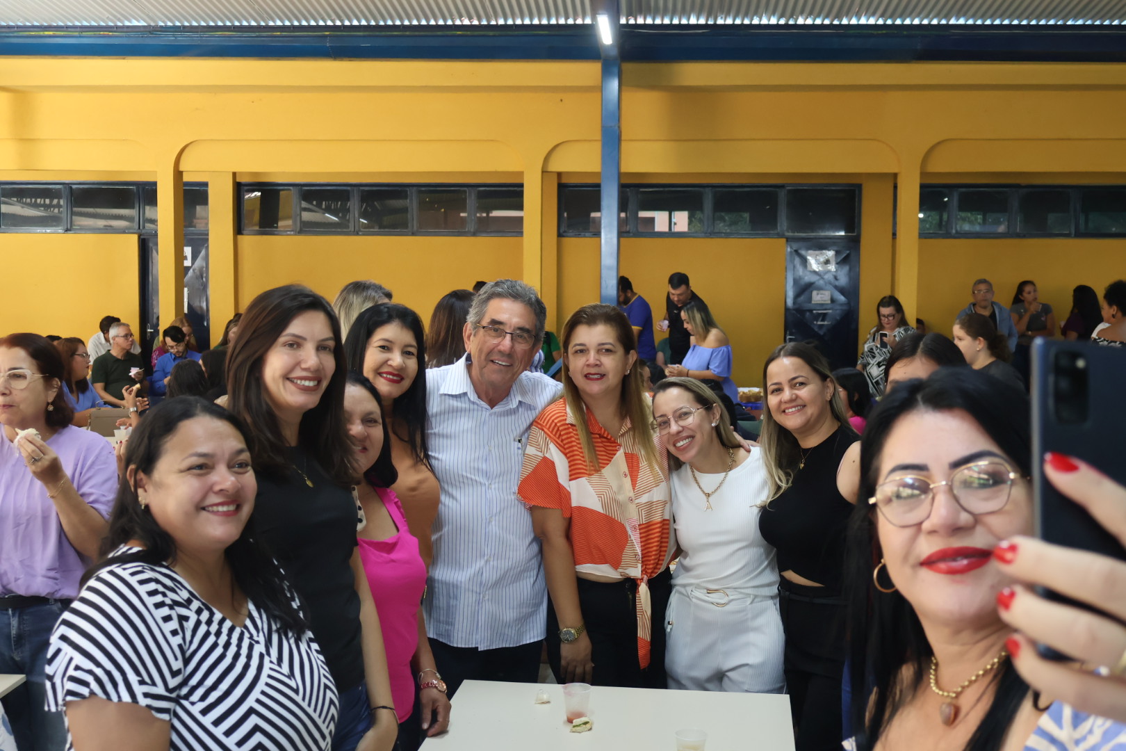 Prefeito Nelson Cintra e vice-prefeita Dra. Andreara Castro visitam secretarias em homenagem ao Dia do Trabalhador Prefeito Nelson Cintra e vice-prefeita Dra. Andreara Castro visitam secretarias em homenagem ao Dia do Trabalhador