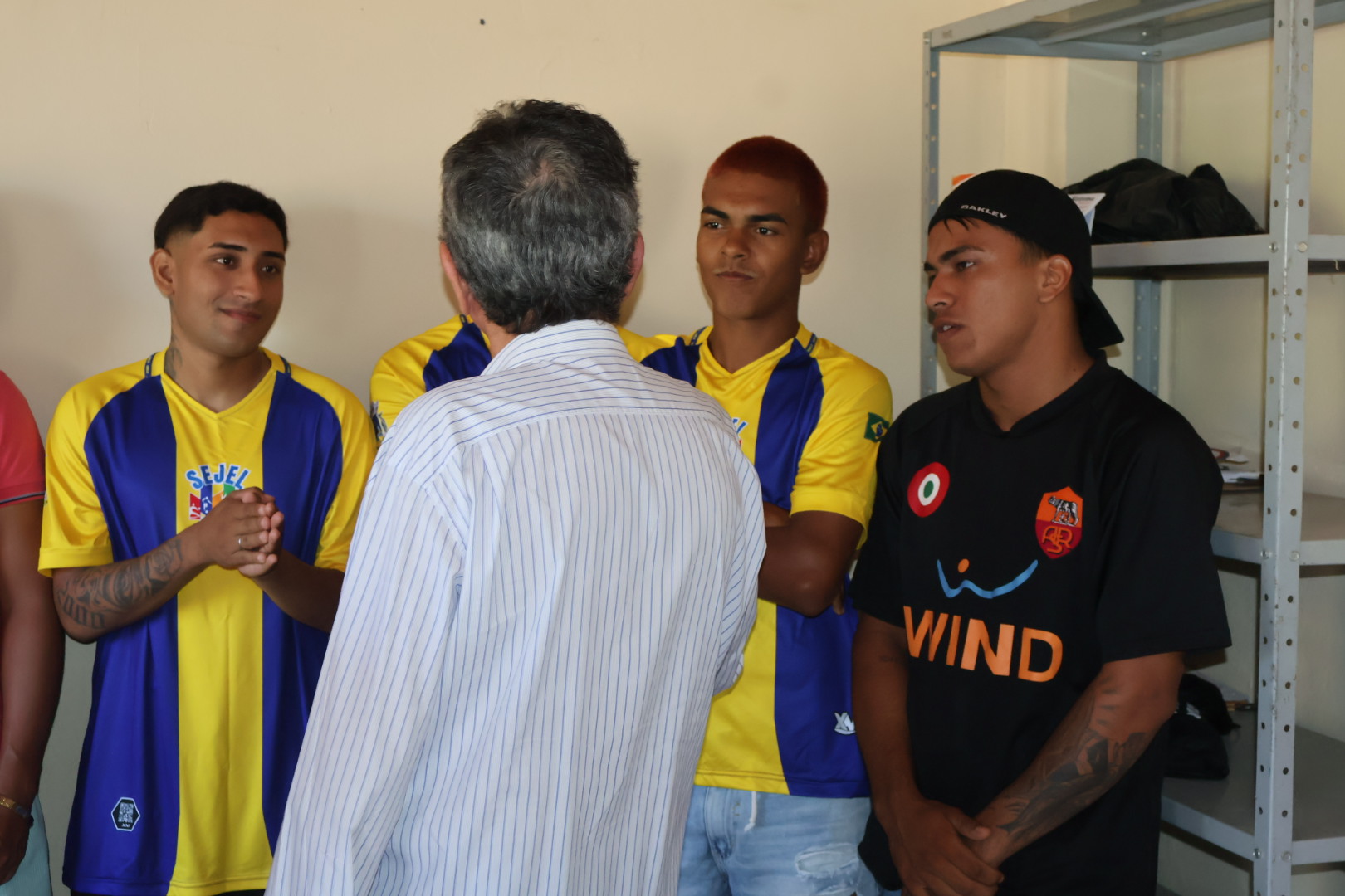 Prefeito Nelson Cintra e vice-prefeita Dra. Andreara Castro visitam secretarias em homenagem ao Dia do Trabalhador Prefeito Nelson Cintra e vice-prefeita Dra. Andreara Castro visitam secretarias em homenagem ao Dia do Trabalhador