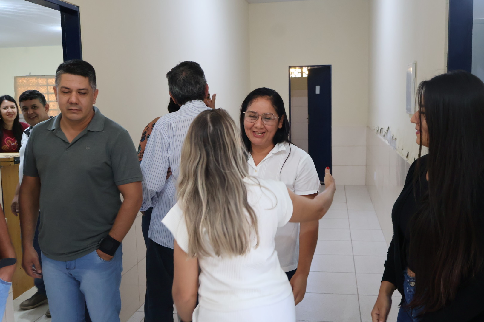 Prefeito Nelson Cintra e vice-prefeita Dra. Andreara Castro visitam secretarias em homenagem ao Dia do Trabalhador Prefeito Nelson Cintra e vice-prefeita Dra. Andreara Castro visitam secretarias em homenagem ao Dia do Trabalhador