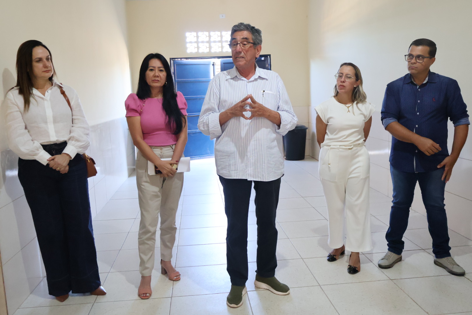 Prefeito Nelson Cintra e vice-prefeita Dra. Andreara Castro visitam secretarias em homenagem ao Dia do Trabalhador Prefeito Nelson Cintra e vice-prefeita Dra. Andreara Castro visitam secretarias em homenagem ao Dia do Trabalhador