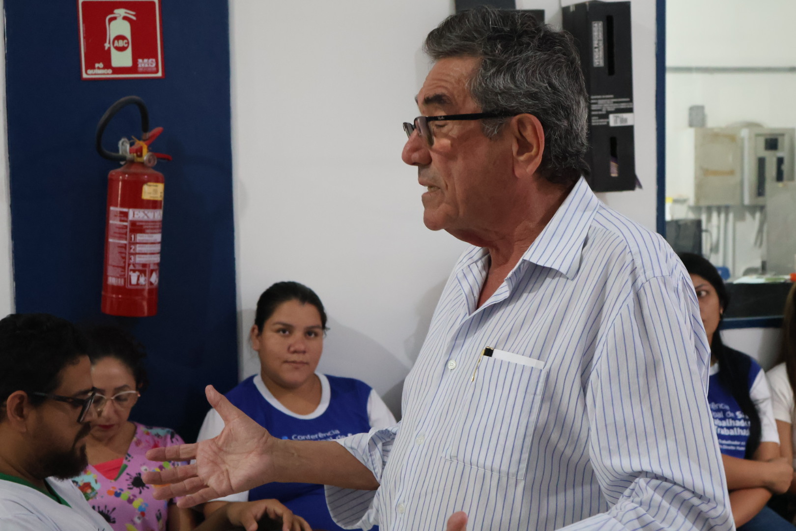 Prefeito Nelson Cintra e vice-prefeita Dra. Andreara Castro visitam secretarias em homenagem ao Dia do Trabalhador Prefeito Nelson Cintra e vice-prefeita Dra. Andreara Castro visitam secretarias em homenagem ao Dia do Trabalhador