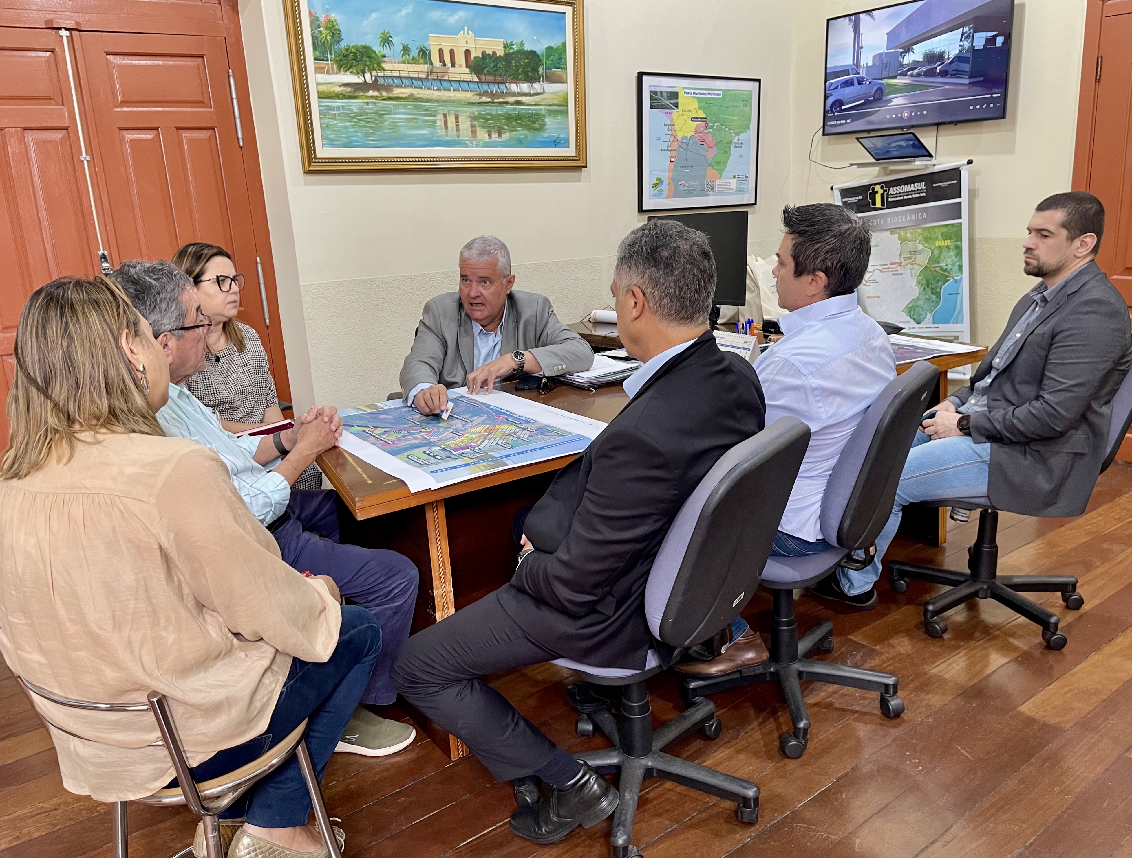 Prefeito Nelson Cintra recebe representantes da Polícia Civil para tratar de segurança pública e Plano Diretor em Porto Murtinho Prefeito Nelson Cintra recebe representantes da Polícia Civil para tratar de segurança pública e Plano Diretor em Porto Murtinho