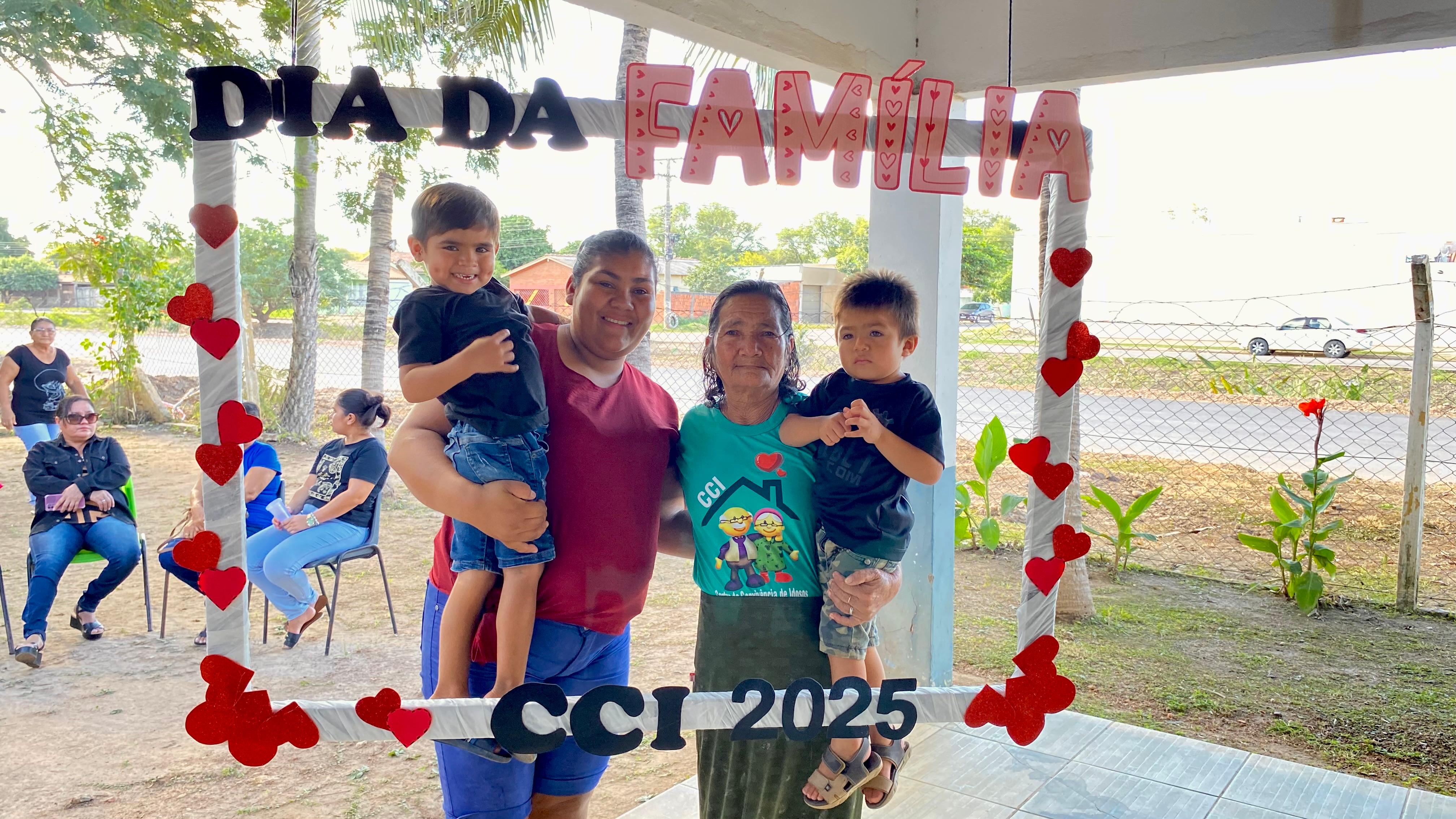 CCI celebra o Dia da Família com tarde especial de integração entre idosos, familiares e amigos CCI celebra o Dia da Família com tarde especial de integração entre idosos, familiares e amigos