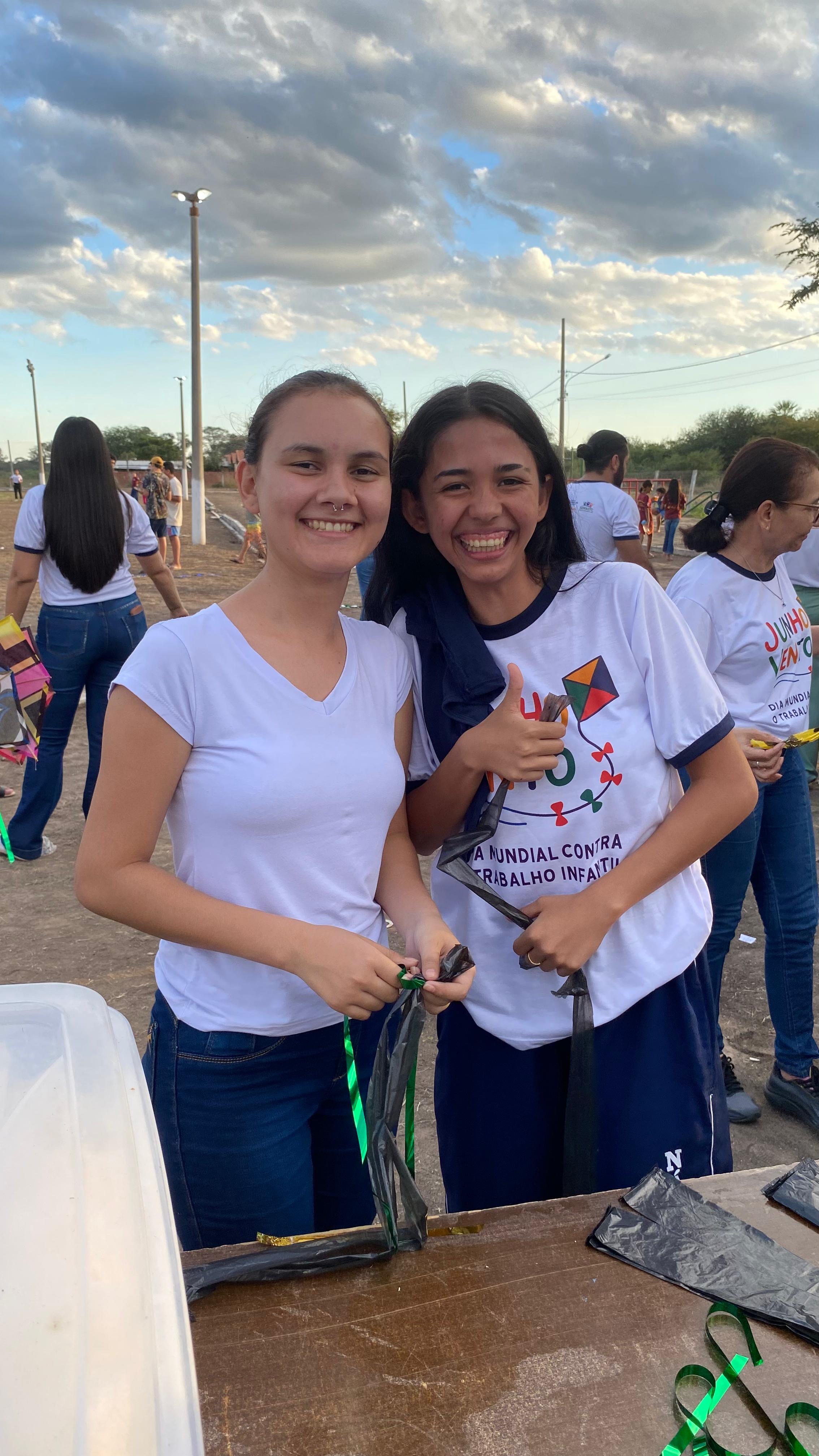 Junho Vento - Secretaria de Assistência Social realiza oficina de pipas em alusão ao Dia Mundial contra o Trabalho Infantil Junho Vento - Secretaria de Assistência Social realiza oficina de pipas em alusão ao Dia Mundial contra o Trabalho Infantil