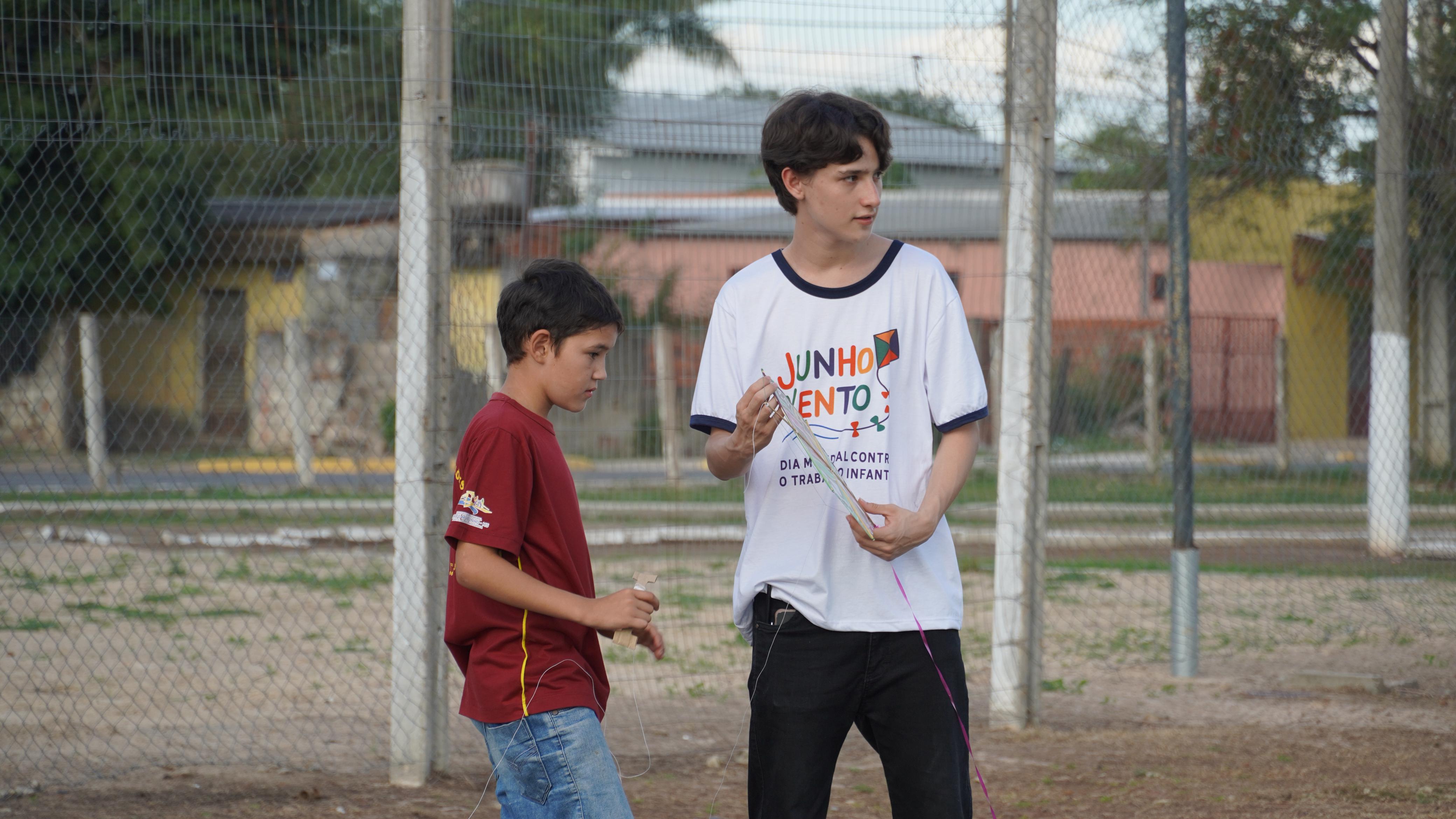 Junho Vento - Secretaria de Assistência Social realiza oficina de pipas em alusão ao Dia Mundial contra o Trabalho Infantil Junho Vento - Secretaria de Assistência Social realiza oficina de pipas em alusão ao Dia Mundial contra o Trabalho Infantil