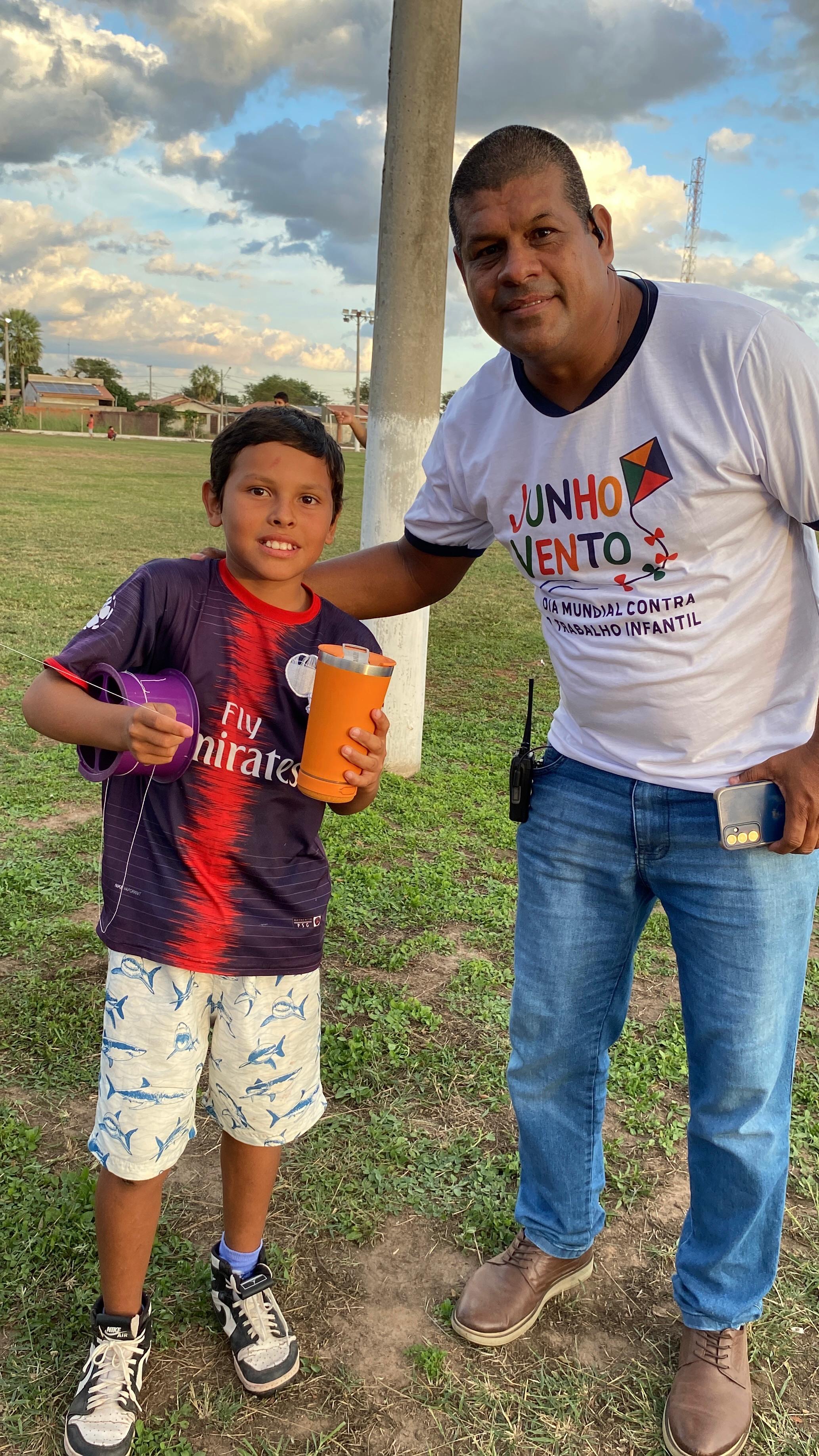 Junho Vento - Secretaria de Assistência Social realiza oficina de pipas em alusão ao Dia Mundial contra o Trabalho Infantil Junho Vento - Secretaria de Assistência Social realiza oficina de pipas em alusão ao Dia Mundial contra o Trabalho Infantil