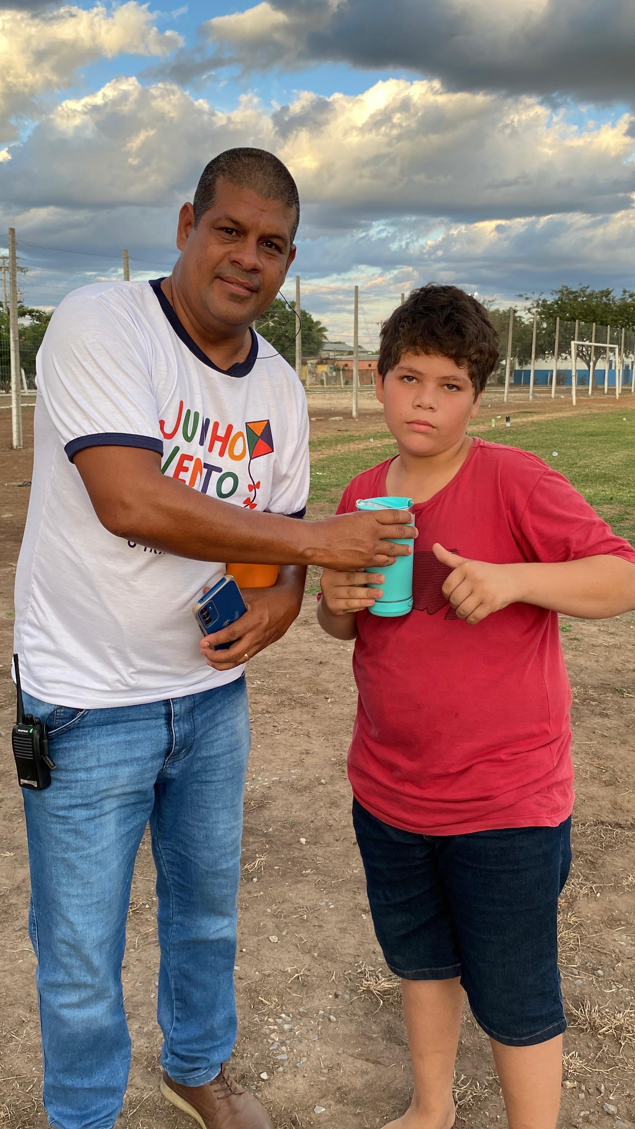 Junho Vento - Secretaria de Assistência Social realiza oficina de pipas em alusão ao Dia Mundial contra o Trabalho Infantil Junho Vento - Secretaria de Assistência Social realiza oficina de pipas em alusão ao Dia Mundial contra o Trabalho Infantil