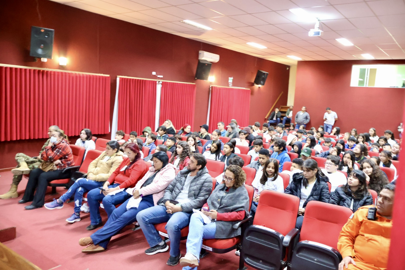 Juventude em Ação pelo Clima: VI Conferência Nacional Infantojuvenil pelo Meio Ambiente é realizada em Porto Murtinho Juventude em Ação pelo Clima: VI Conferência Nacional Infantojuvenil pelo Meio Ambiente é realizada em Porto Murtinho