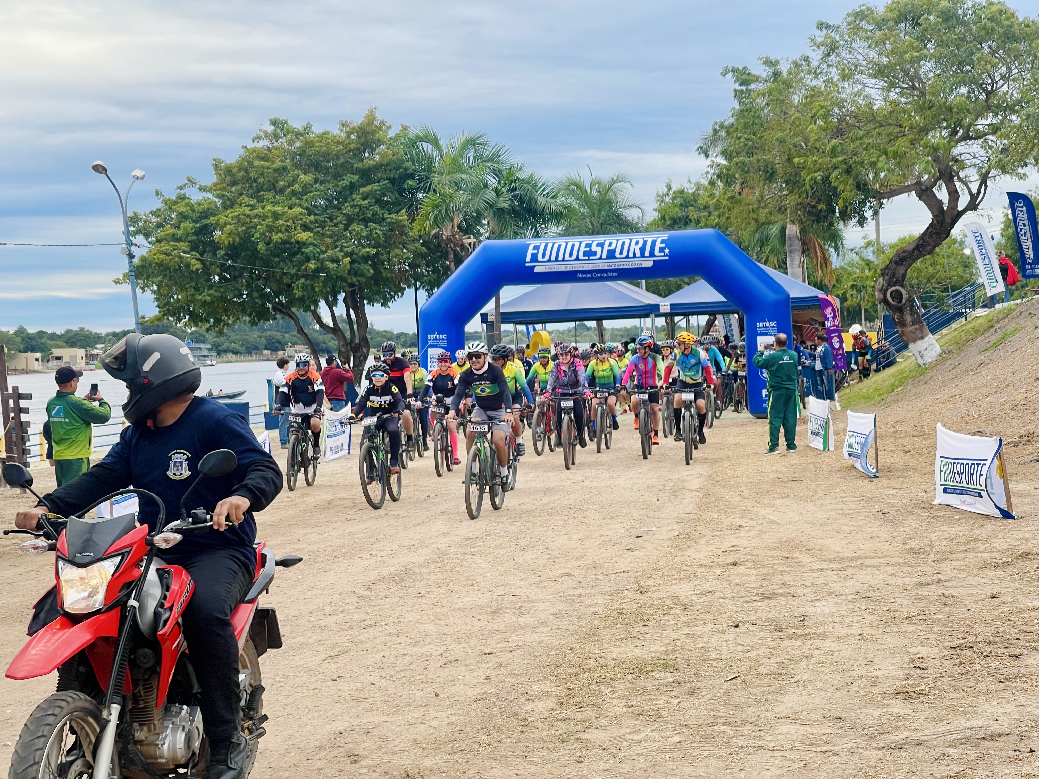 Porto Murtinho sedia a 15ª edição da Rota Pantaneira de Ciclismo, agora intitulada Rota Bioceânica, e abre oficialmente as comemorações dos 113 anos do município Porto Murtinho sedia a 15ª edição da Rota Pantaneira de Ciclismo, agora intitulada Rota Bioceânica, e abre oficialmente as comemorações dos 113 anos do município