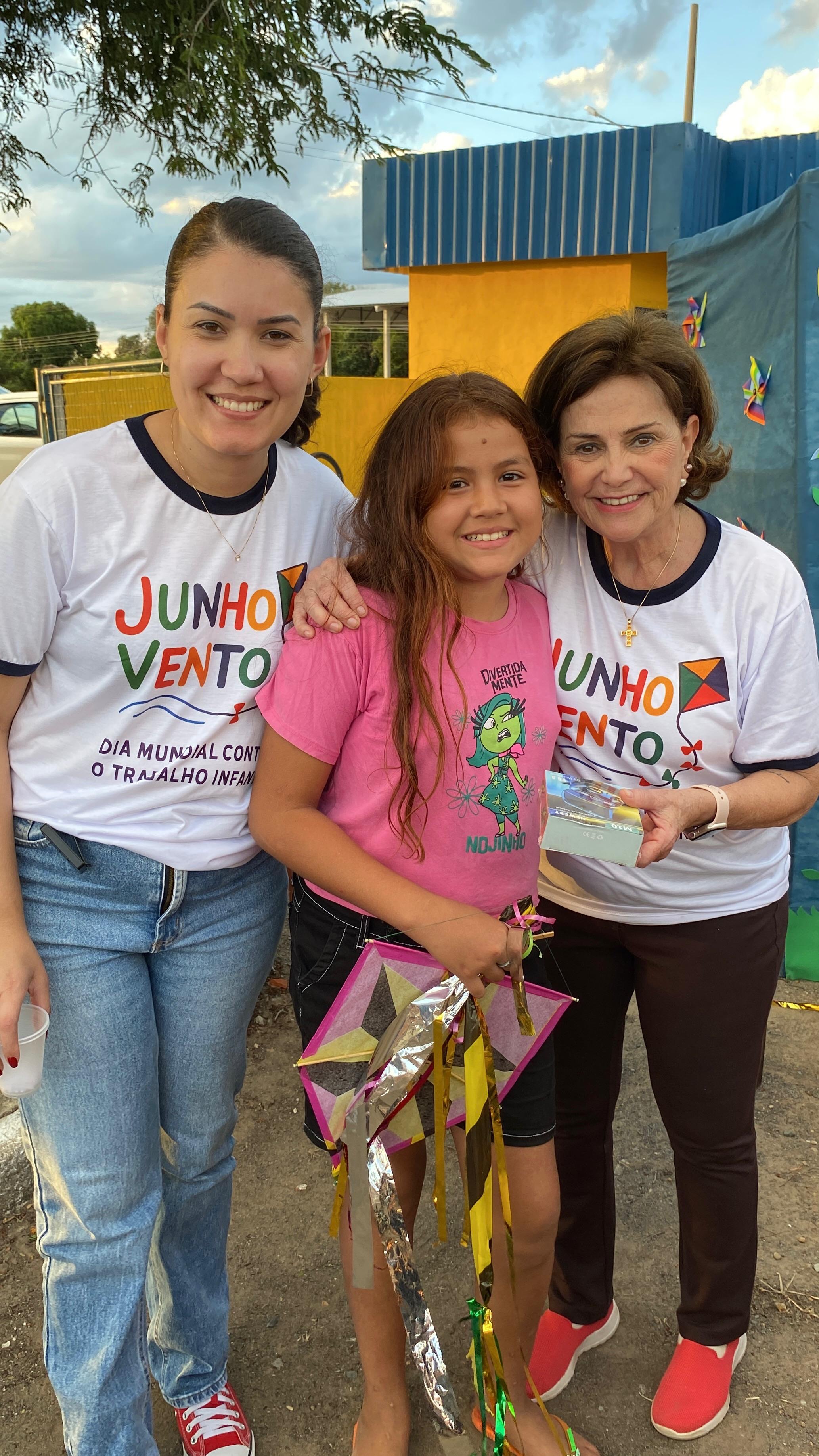 Junho Vento - Secretaria de Assistência Social realiza oficina de pipas em alusão ao Dia Mundial contra o Trabalho Infantil Junho Vento - Secretaria de Assistência Social realiza oficina de pipas em alusão ao Dia Mundial contra o Trabalho Infantil