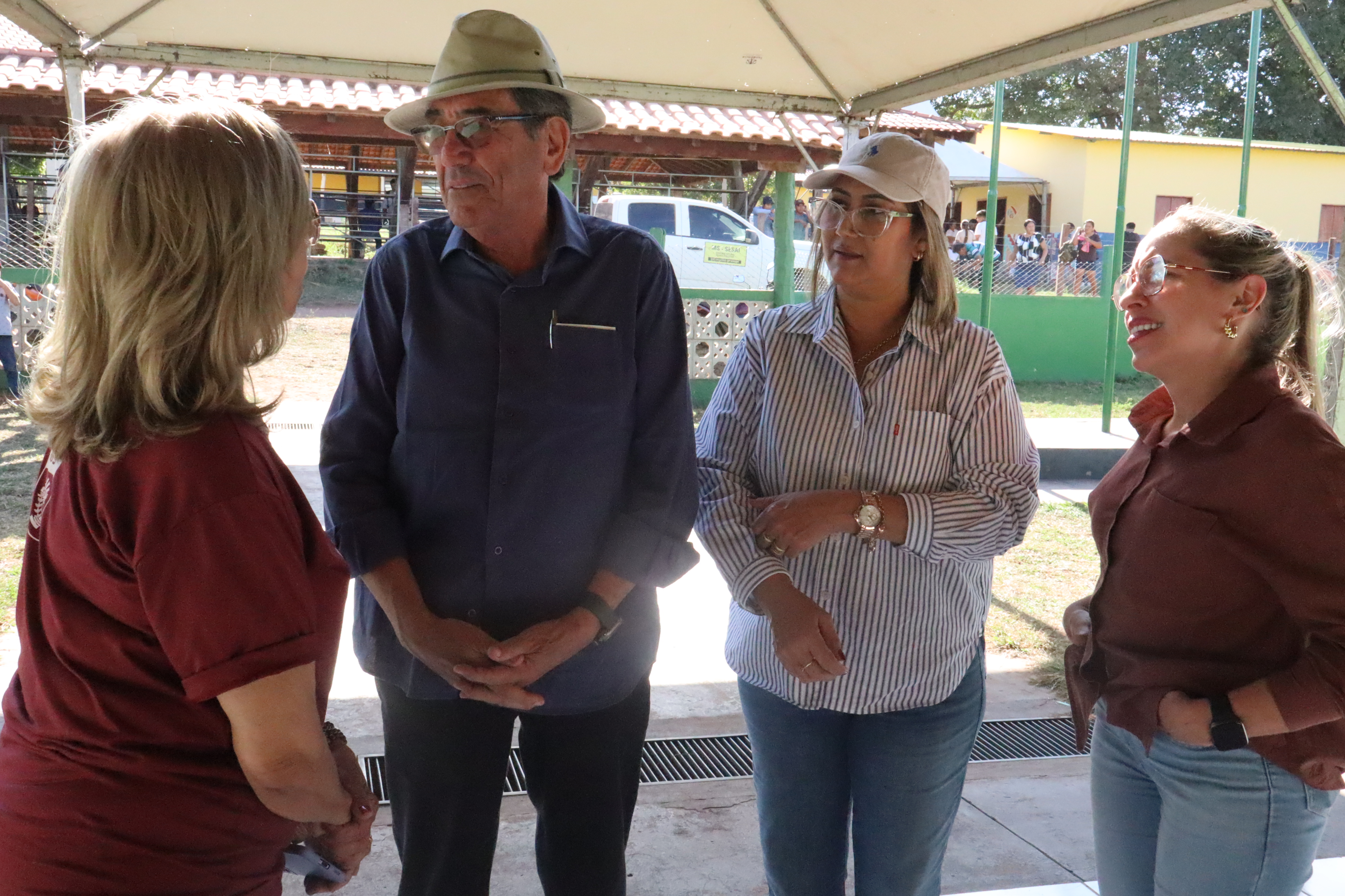 Aldeia Alves de Barros recebe o Programa MS em Ação: Segurança e Cidadania com presença de autoridades e serviços essenciais Aldeia Alves de Barros recebe o Programa MS em Ação: Segurança e Cidadania com presença de autoridades e serviços essenciais