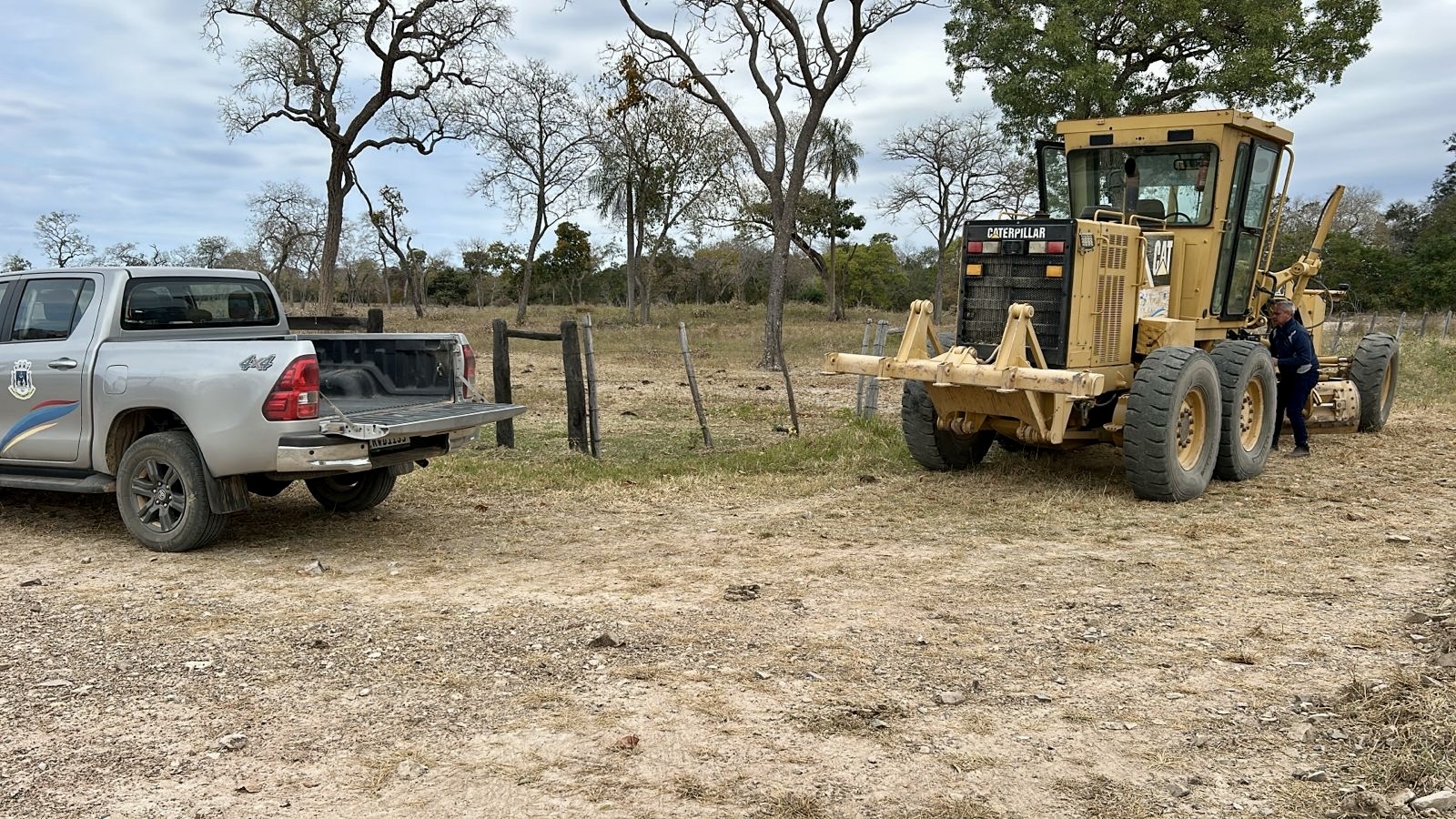 Prefeitura intensifica serviços de manutenção em estrada rural de Porto Murtinho Prefeitura intensifica serviços de manutenção em estrada rural de Porto Murtinho