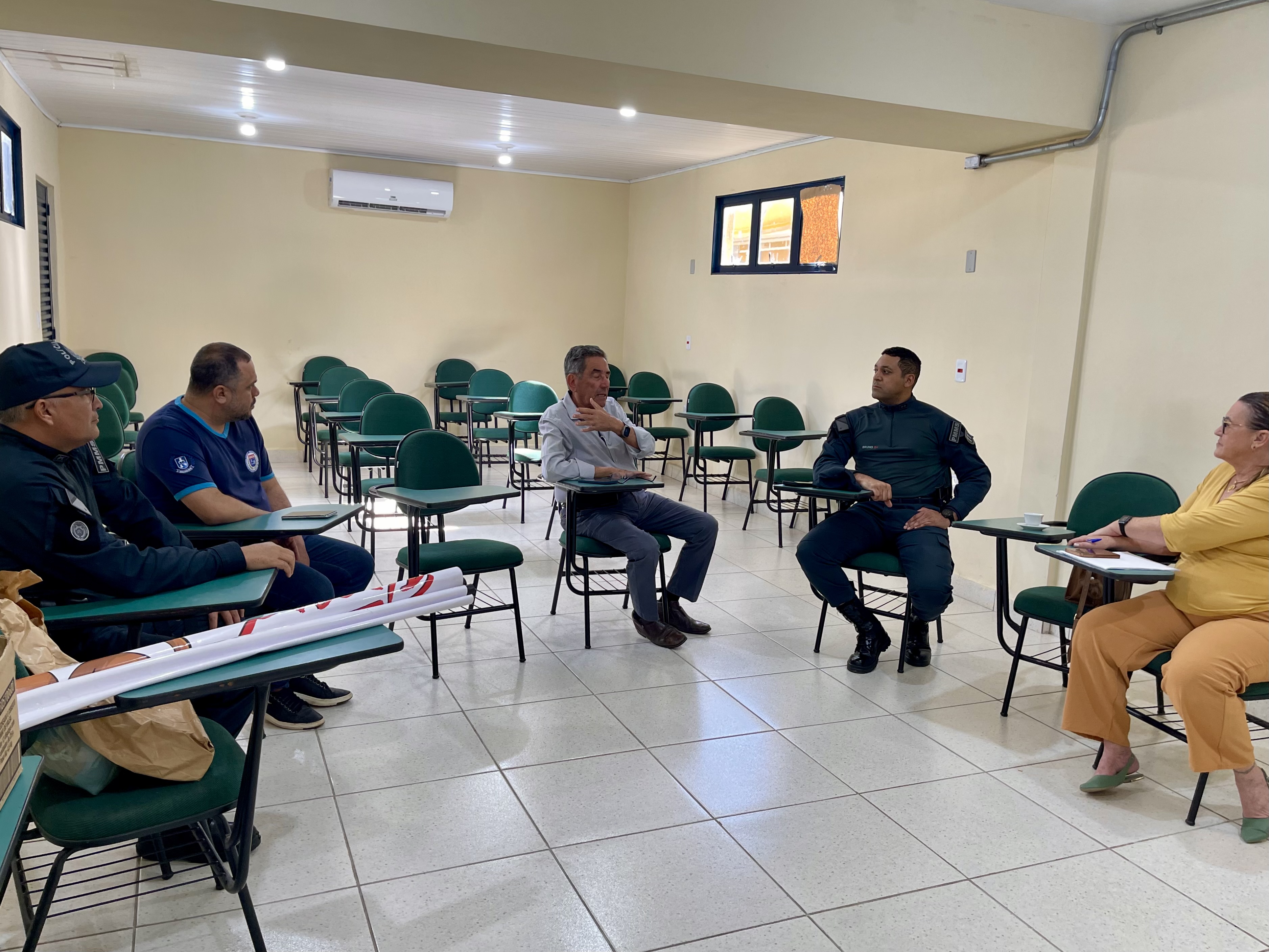 Prefeito Nelson Cintra se reúne com autoridades para viabilizar a retomada do PROERD nas escolas de Porto Murtinho