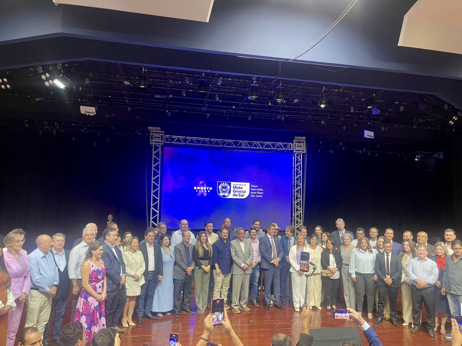 Prefeito Nelson Cintra e comitiva de Porto Murtinho participam do evento “Por Elas, Proteção de Todos os Lados” em Campo Grande Prefeito Nelson Cintra e comitiva de Porto Murtinho participam do evento “Por Elas, Proteção de Todos os Lados” em Campo Grande