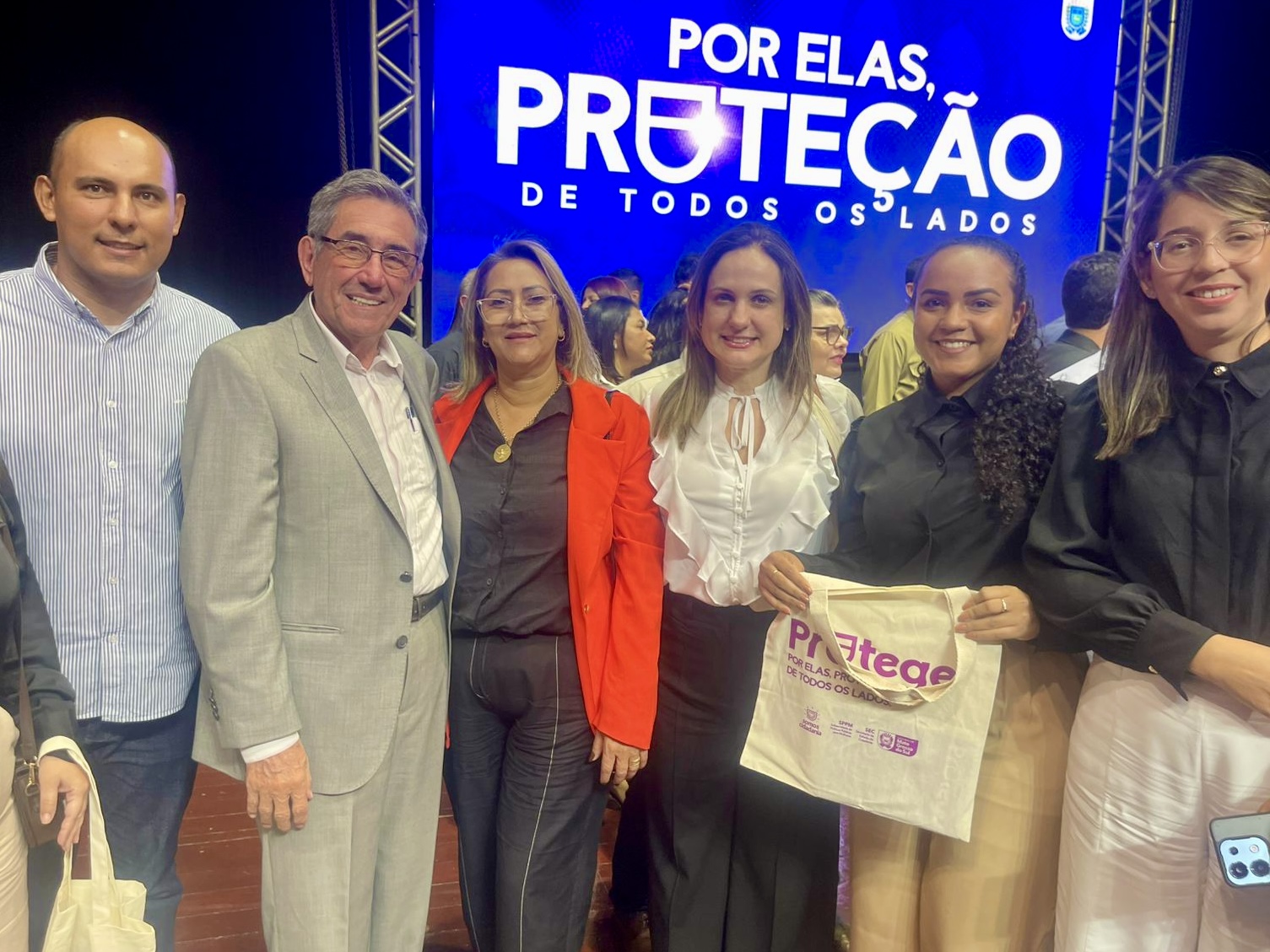 Prefeito Nelson Cintra e comitiva de Porto Murtinho participam do evento “Por Elas, Proteção de Todos os Lados” em Campo Grande Prefeito Nelson Cintra e comitiva de Porto Murtinho participam do evento “Por Elas, Proteção de Todos os Lados” em Campo Grande