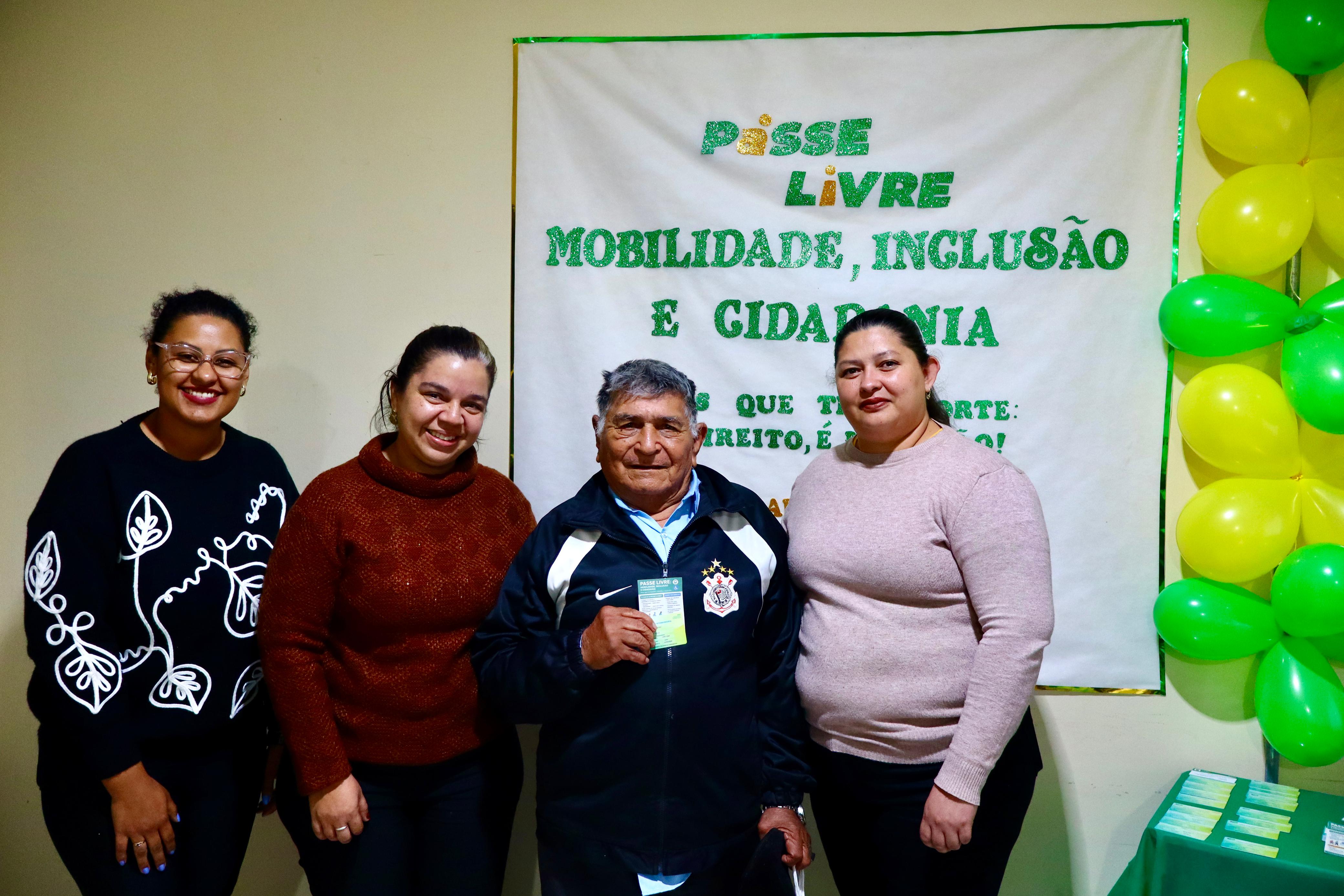 ENTREGA DE CARTEIRINHAS DO PASSE LIVRE
