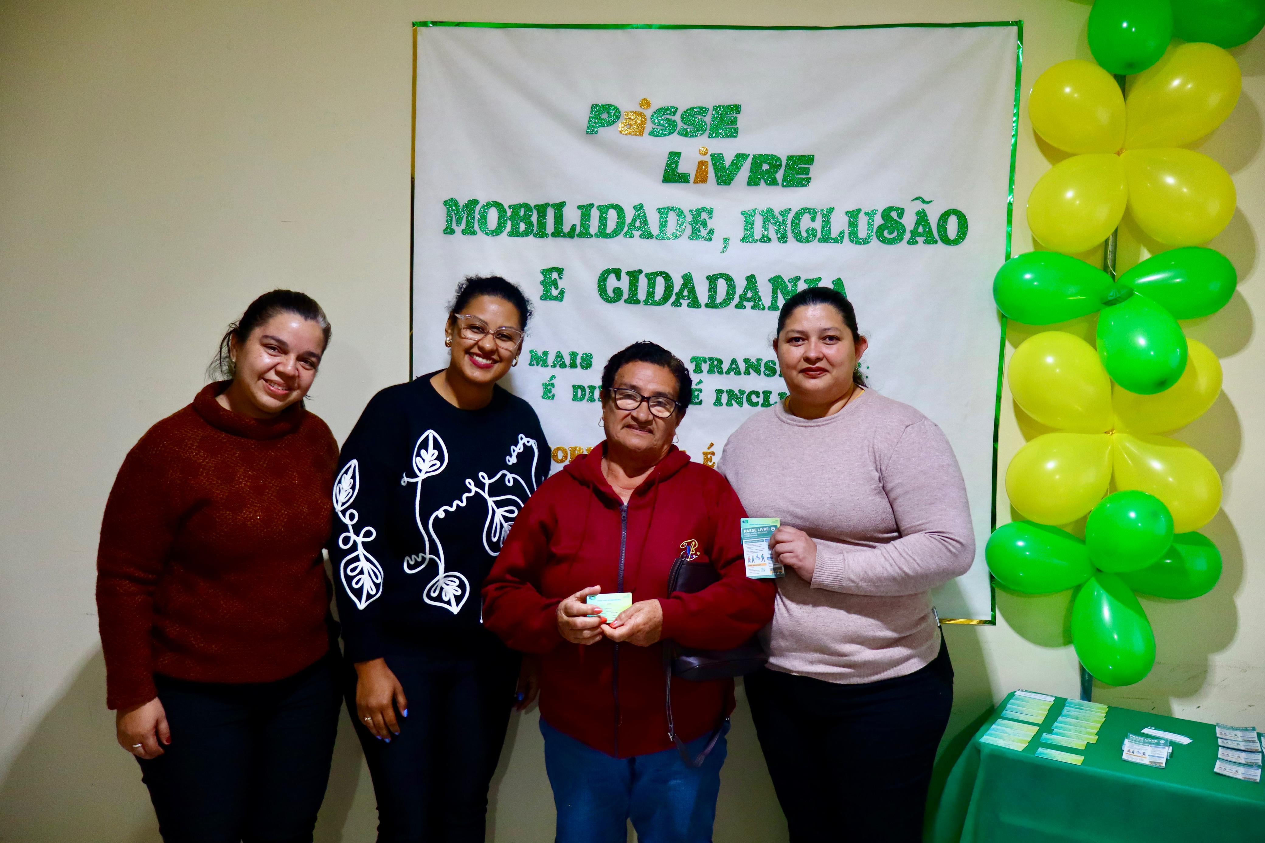 ENTREGA DE CARTEIRINHAS DO PASSE LIVRE