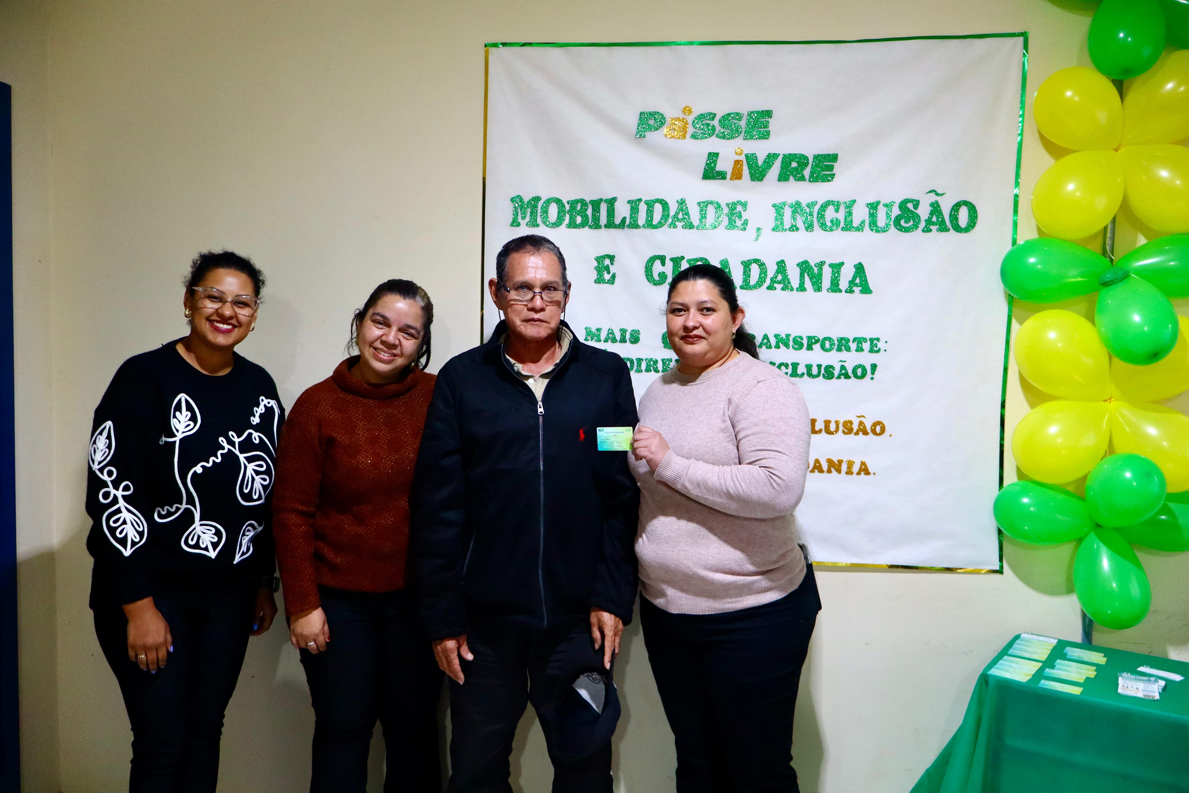 ENTREGA DE CARTEIRINHAS DO PASSE LIVRE