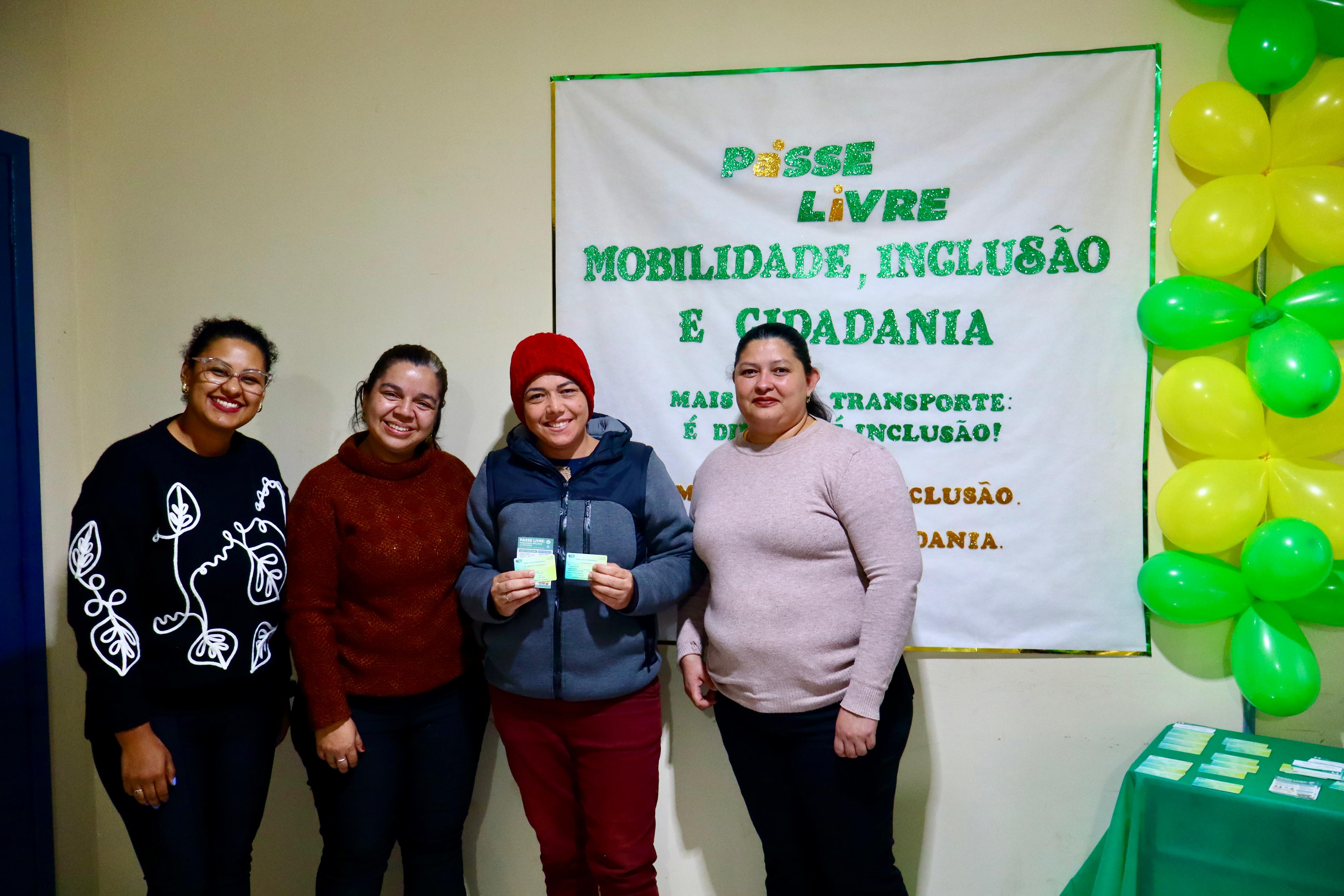 ENTREGA DE CARTEIRINHAS DO PASSE LIVRE