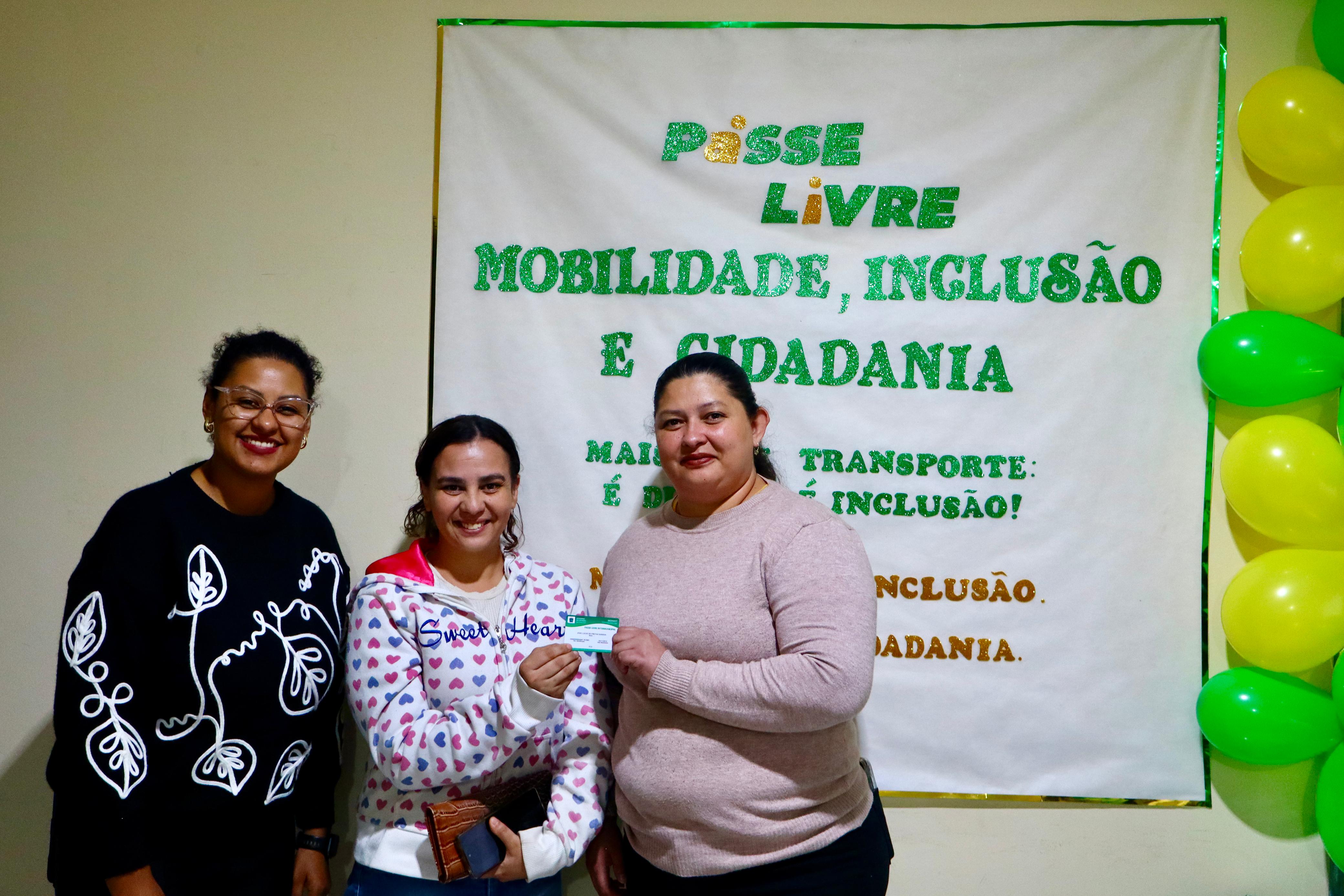 ENTREGA DE CARTEIRINHAS DO PASSE LIVRE