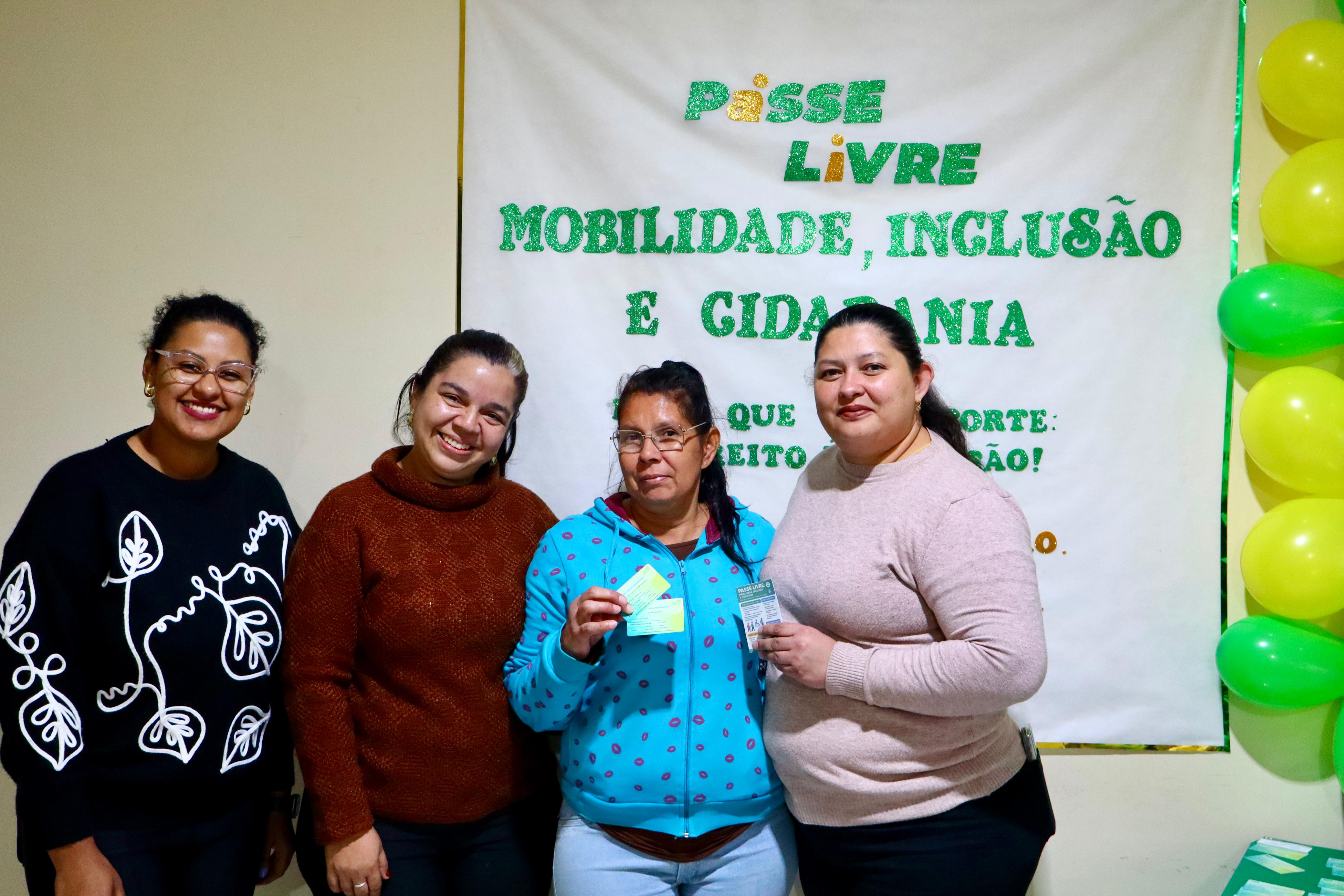 ENTREGA DE CARTEIRINHAS DO PASSE LIVRE