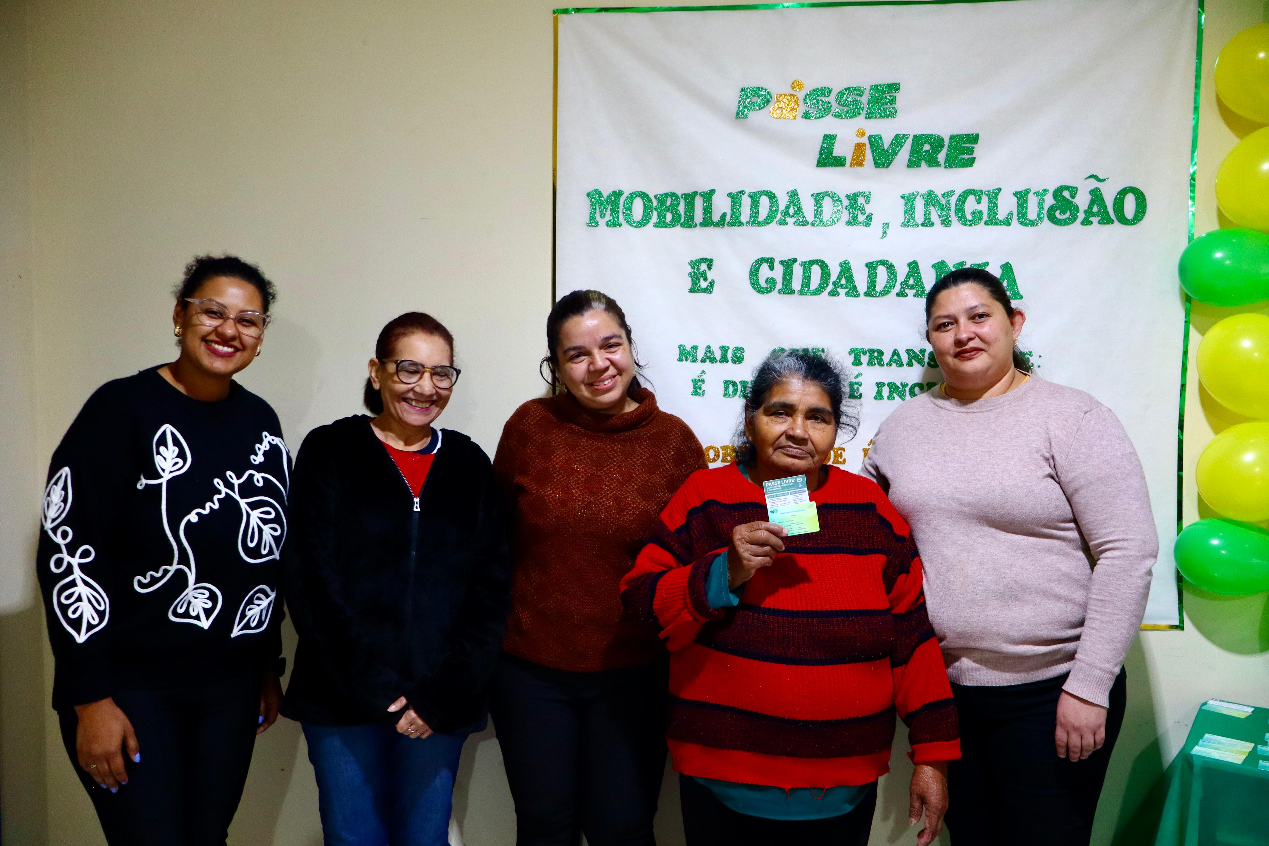 ENTREGA DE CARTEIRINHAS DO PASSE LIVRE